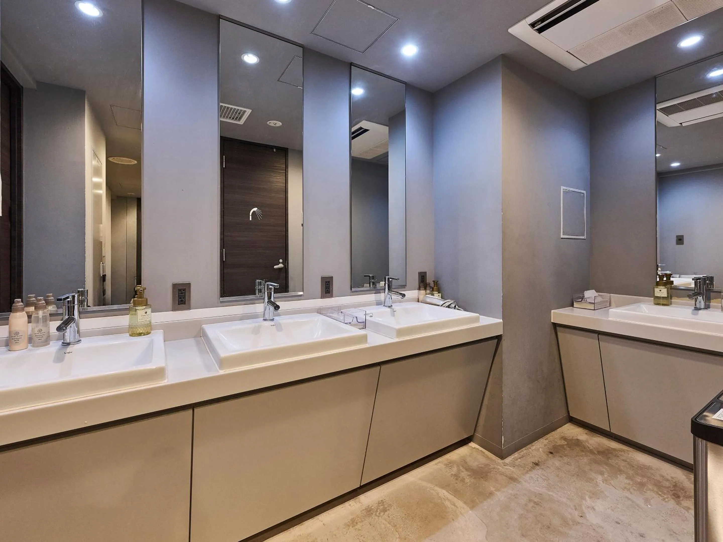 Shower in Hotel Plus Hostel TOKYO AKIHABARA