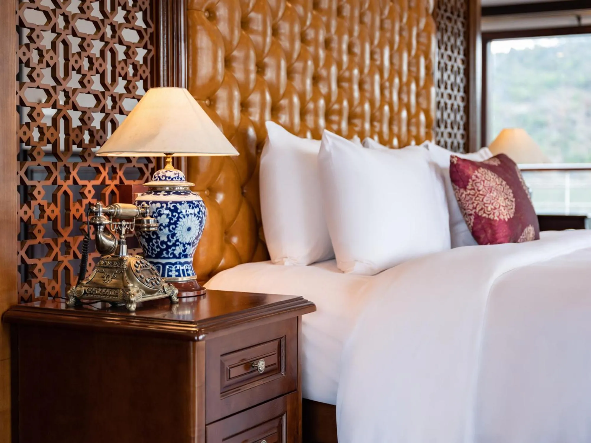 Bedroom, Bed in Aqua Of The Seas Cruise Halong by AHG