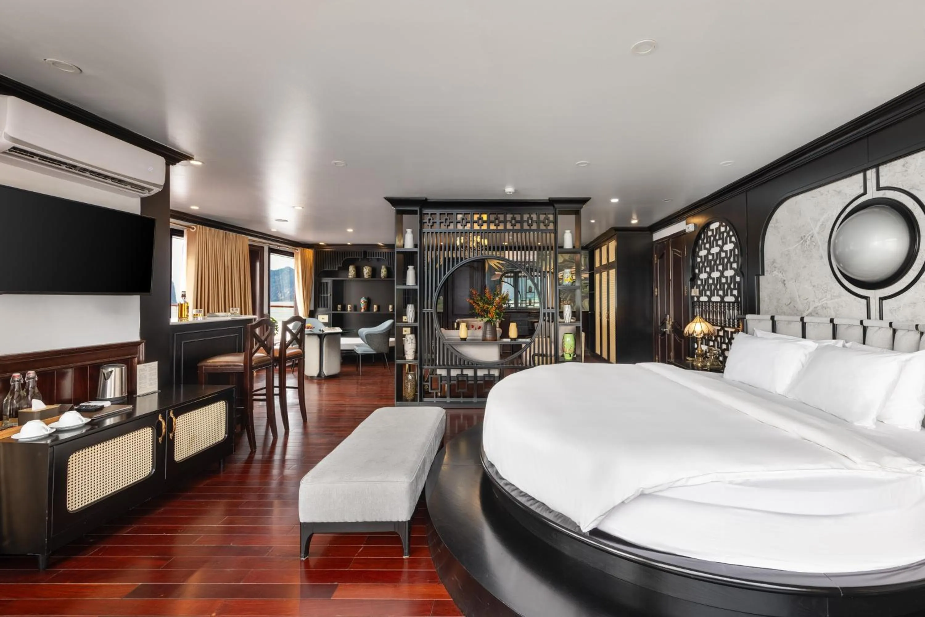 View (from property/room), Bed in Aqua Of The Seas Cruise Halong by AHG