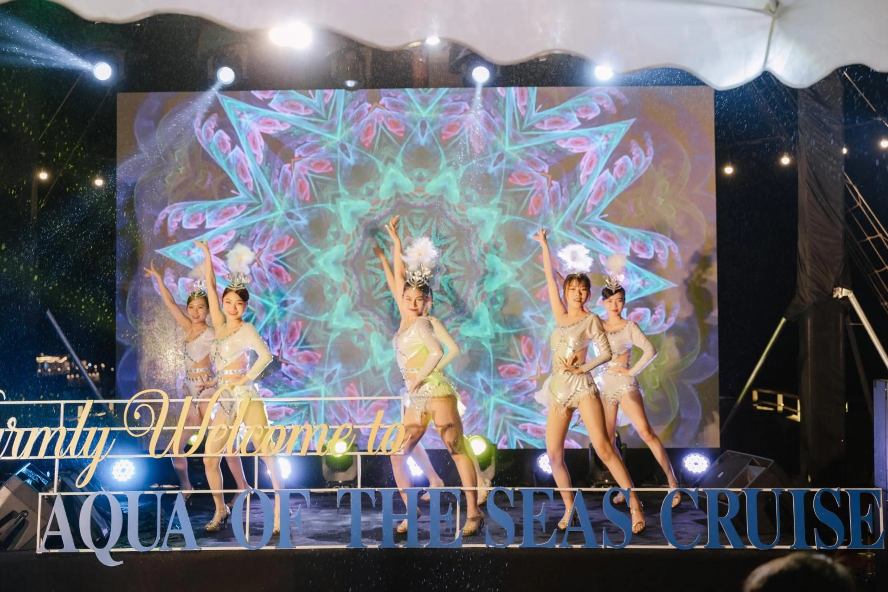 People in Aqua Of The Seas Cruise Halong by AHG