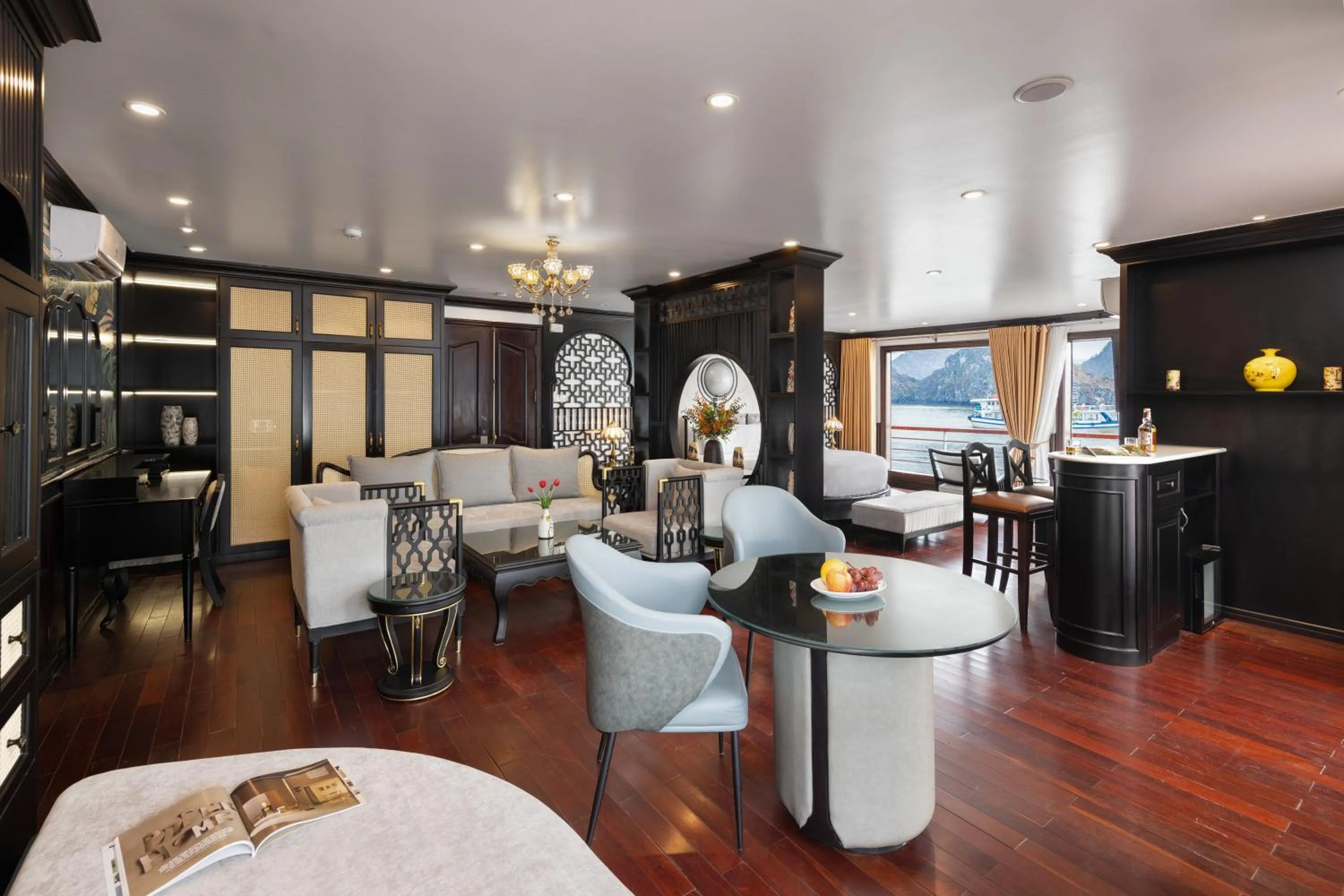 Living room in Aqua Of The Seas Cruise Halong by AHG