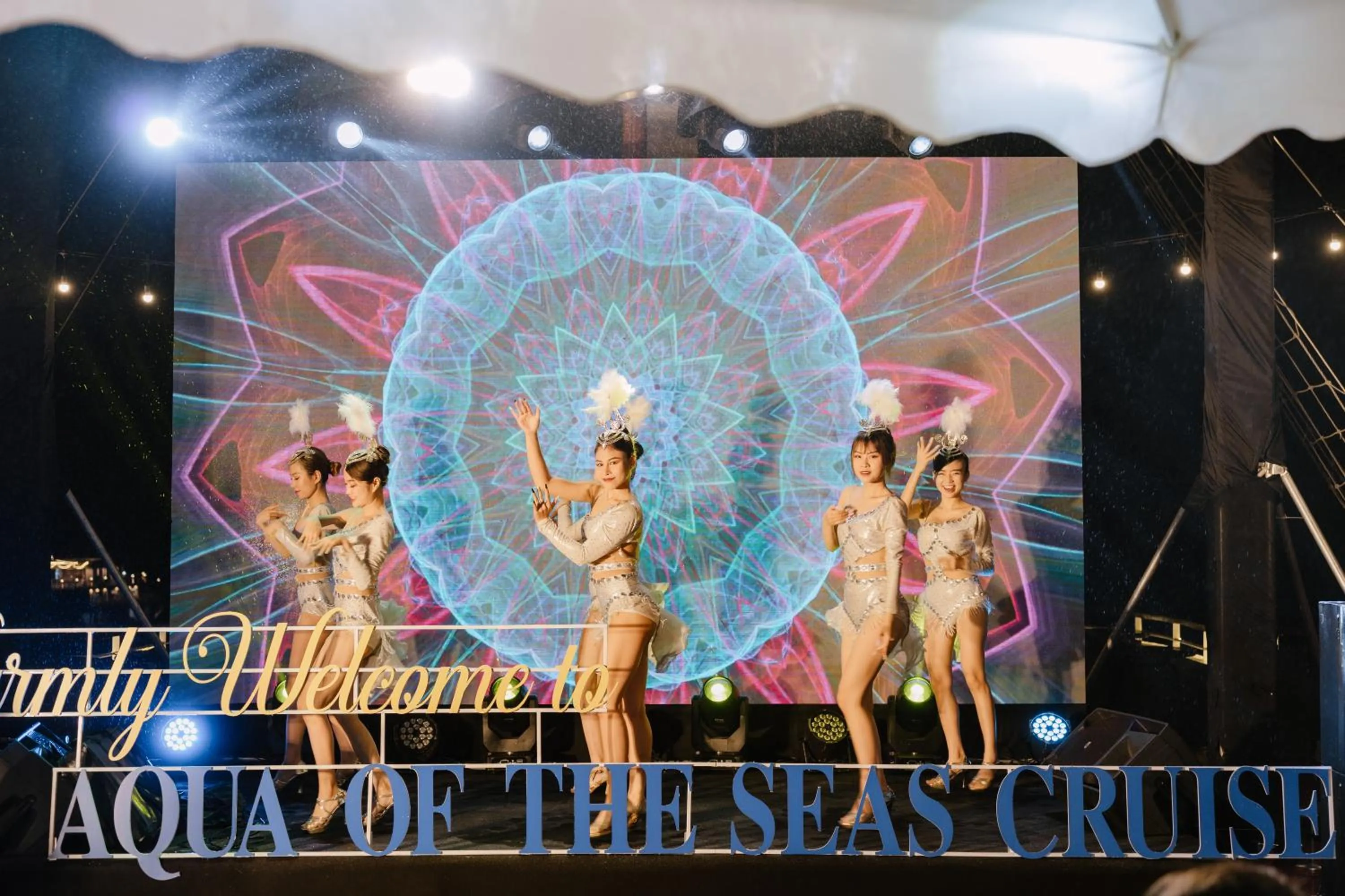 People in Aqua Of The Seas Cruise Halong by AHG