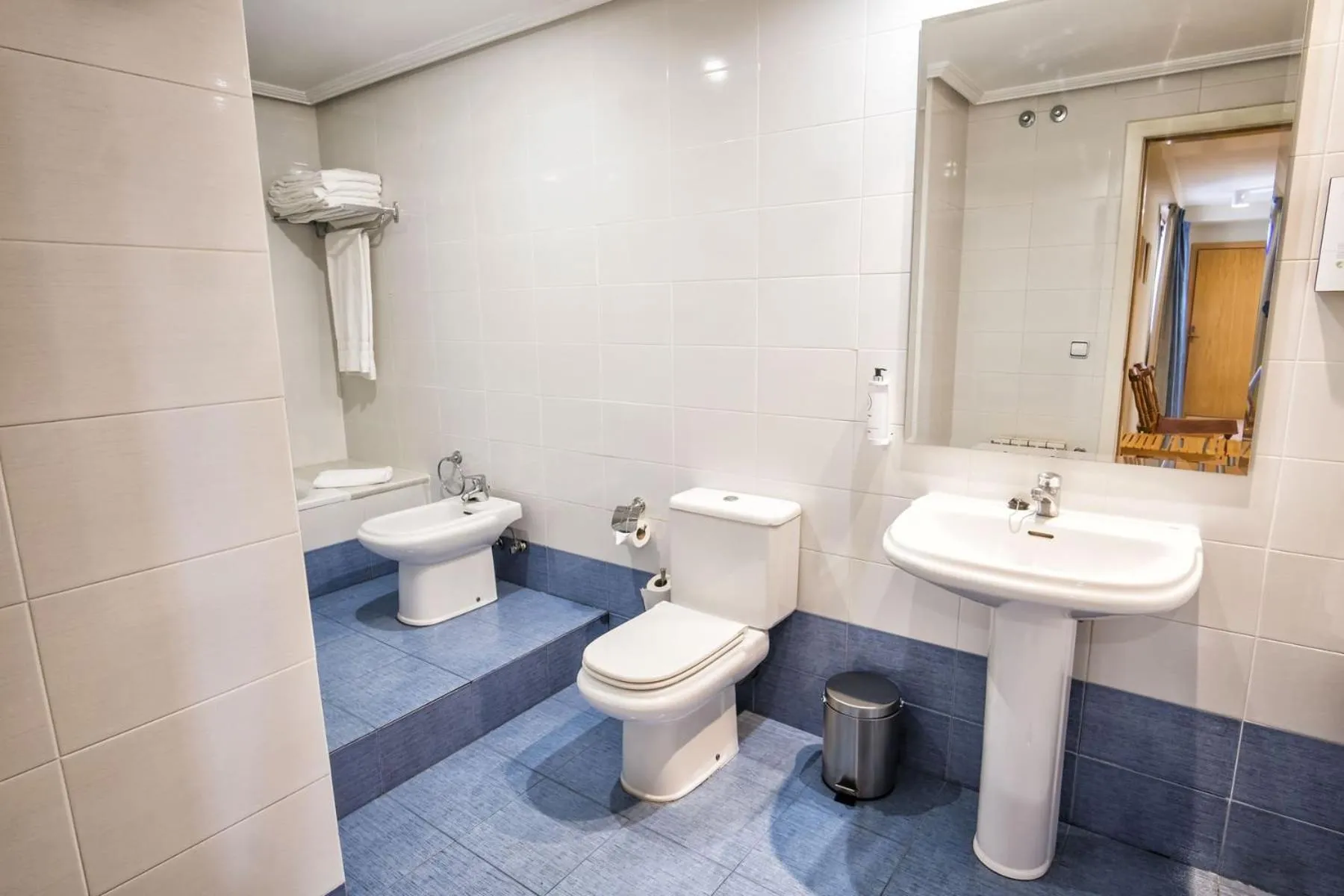 Bathroom in Hotel Alda Castelao