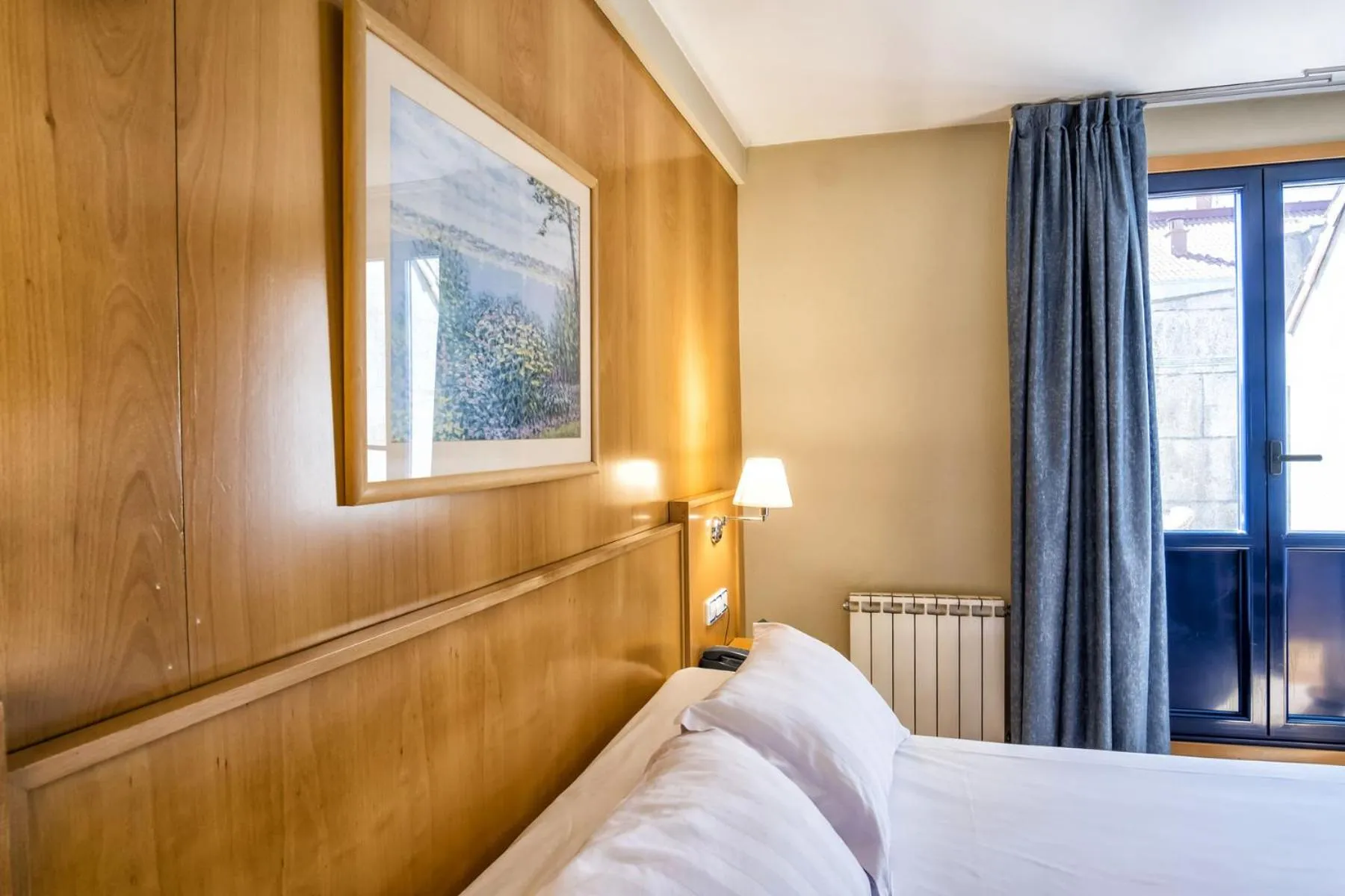 Bed in Hotel Alda Castelao