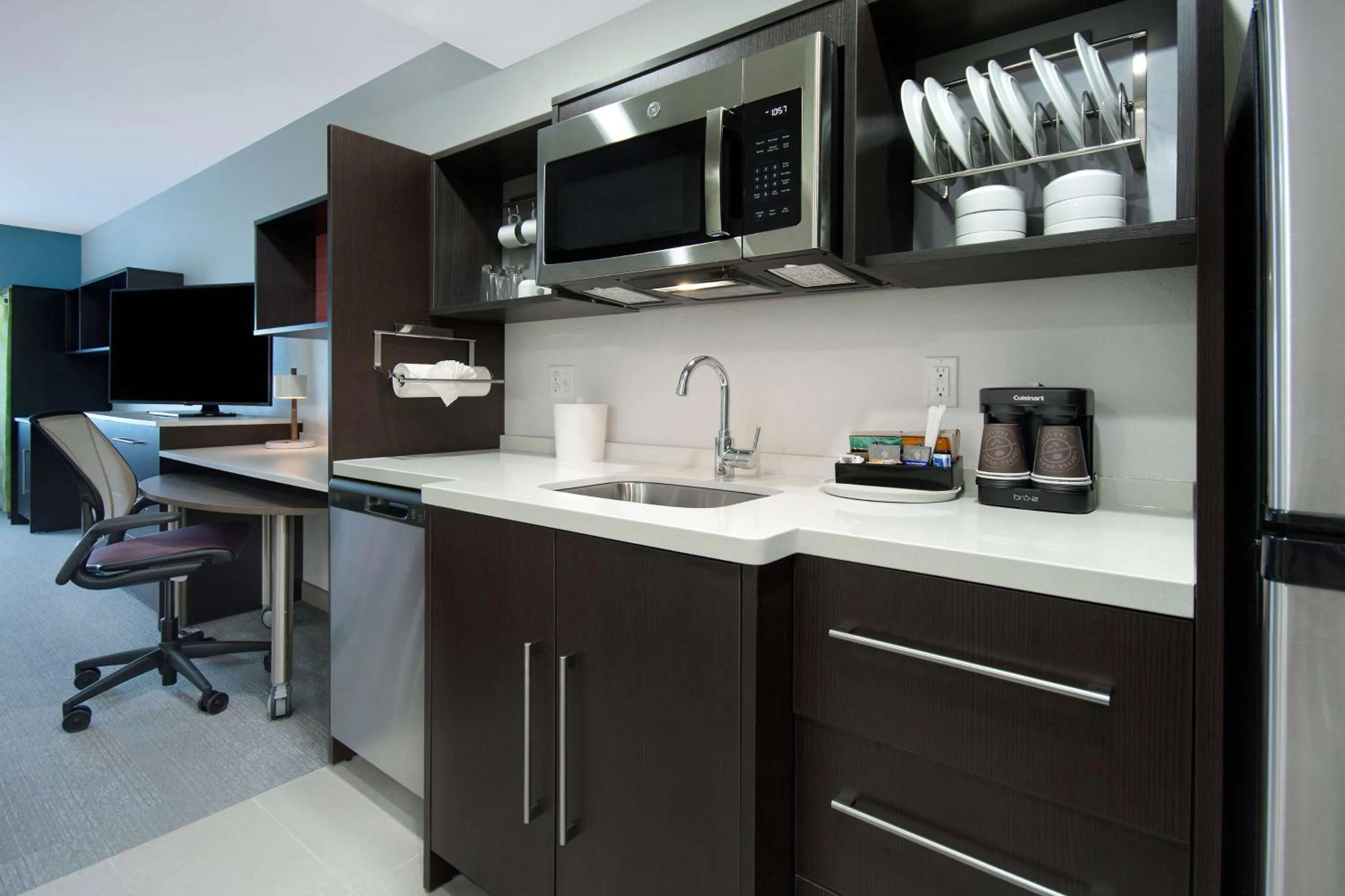 Bedroom in Home2 Suites By Hilton Grand Rapids Airport