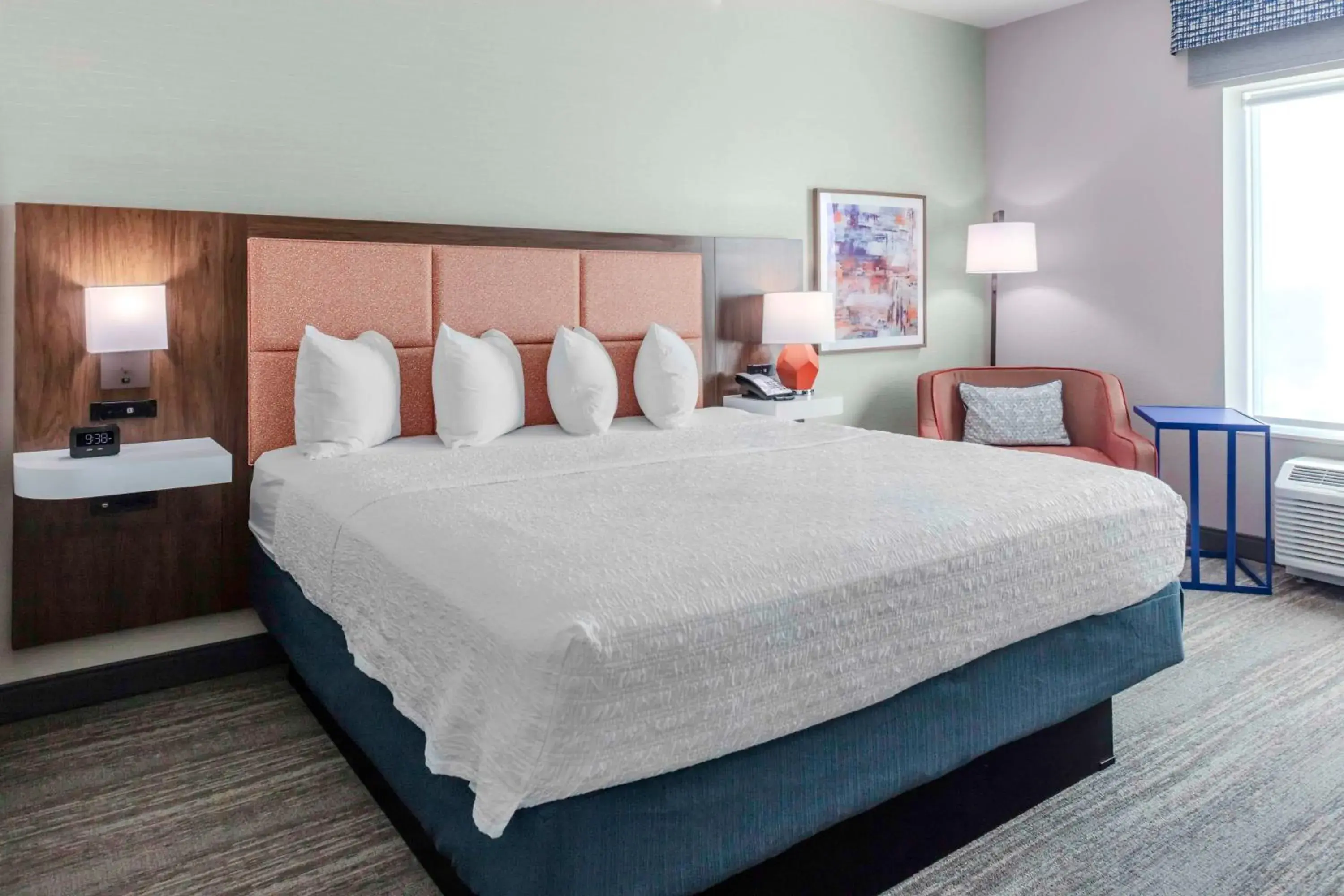 King Room with Microwave and Fridge in Hampton Inn & Suites Indianapolis West Speedway King Room with Microwave and Fridge in Hampton Inn & Suites Indianapolis West Speedway