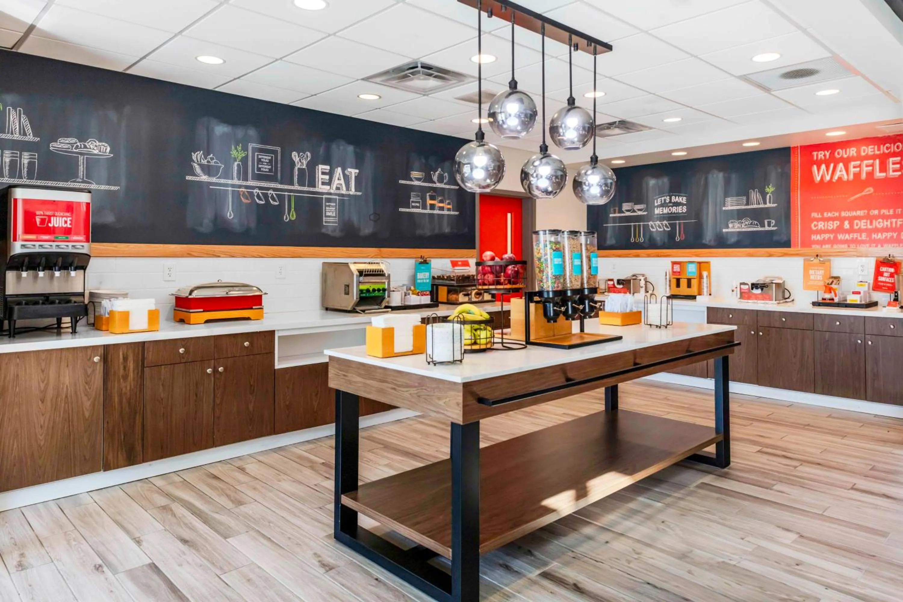 Breakfast in Hampton Inn & Suites Indianapolis West Speedway