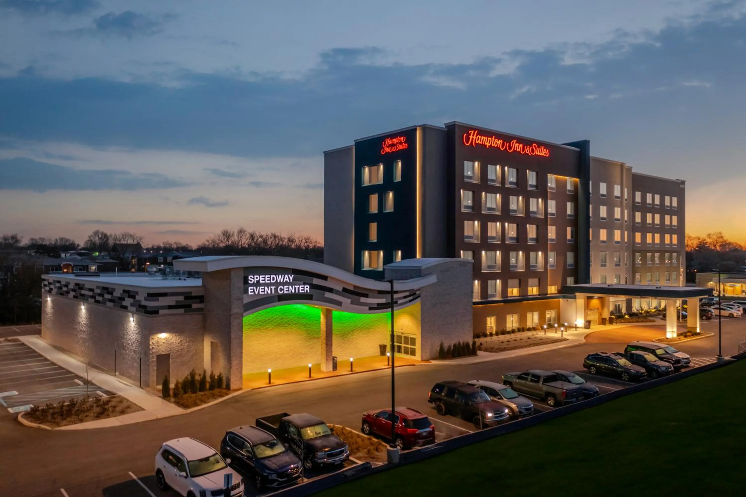 Property building in Hampton Inn & Suites Indianapolis West Speedway