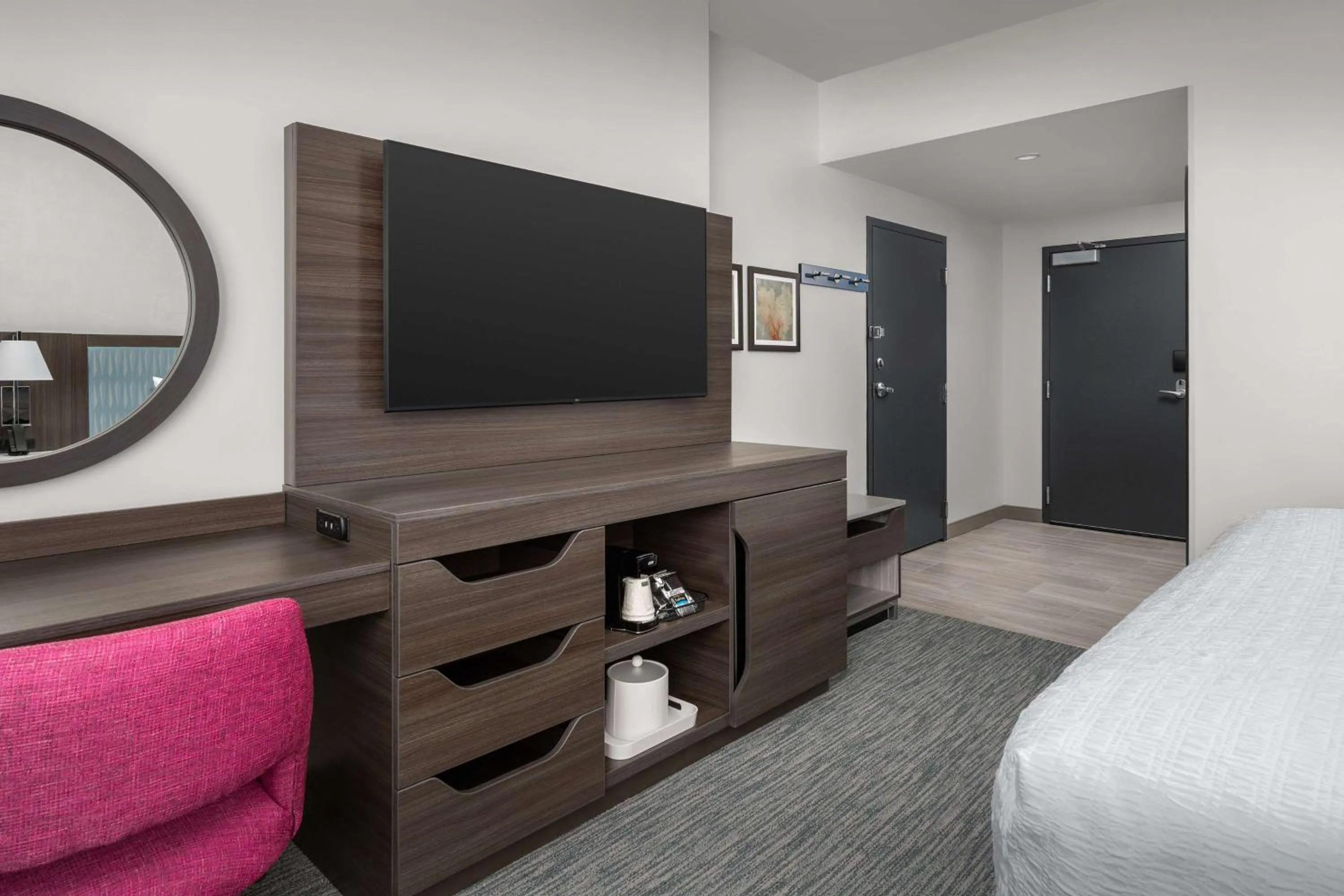 Bedroom, Bed in Hampton Inn Delray Beach