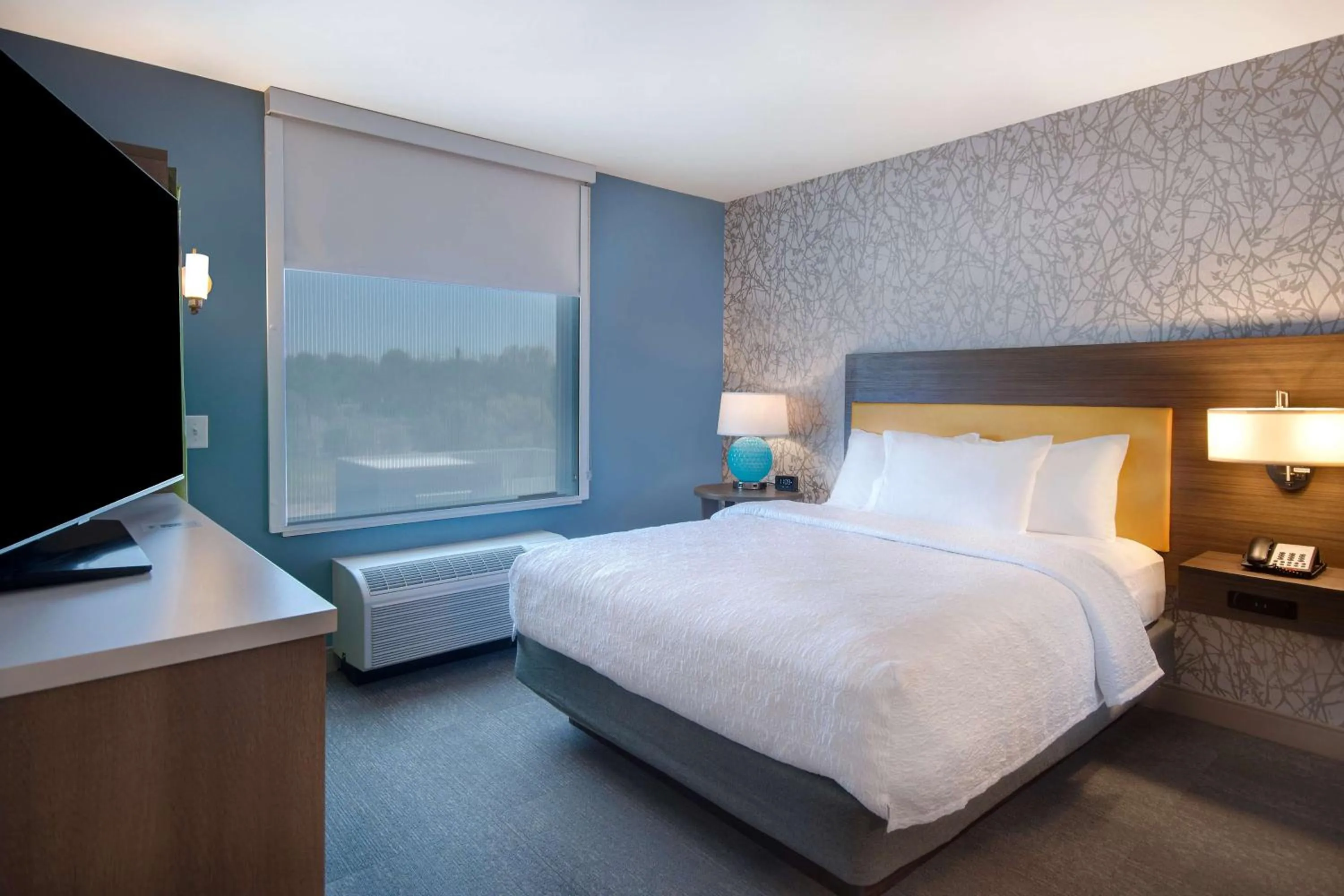 Bed in Home2 Suites By Hilton Shepherdsville Louisville South