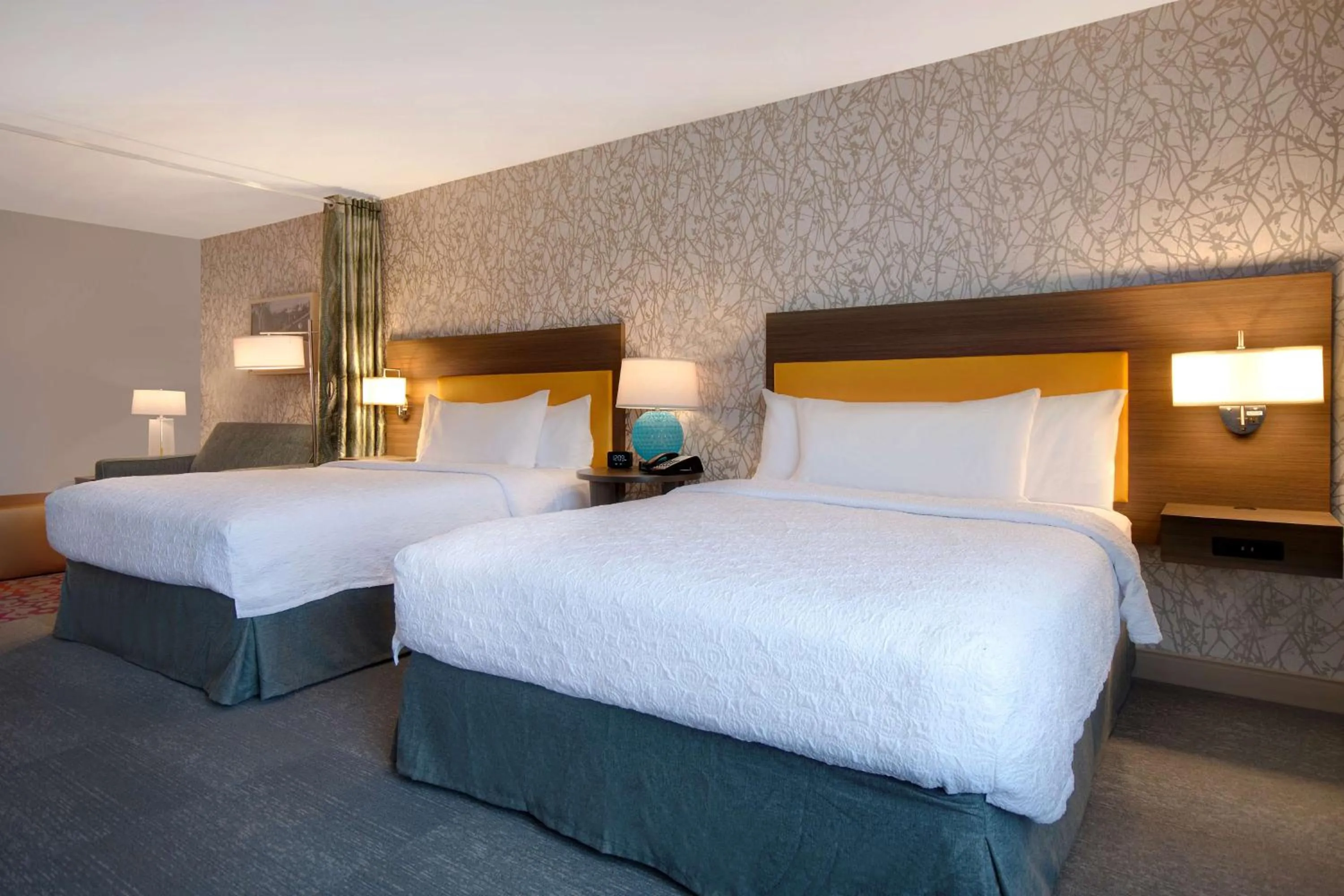 Bed in Home2 Suites By Hilton Shepherdsville Louisville South