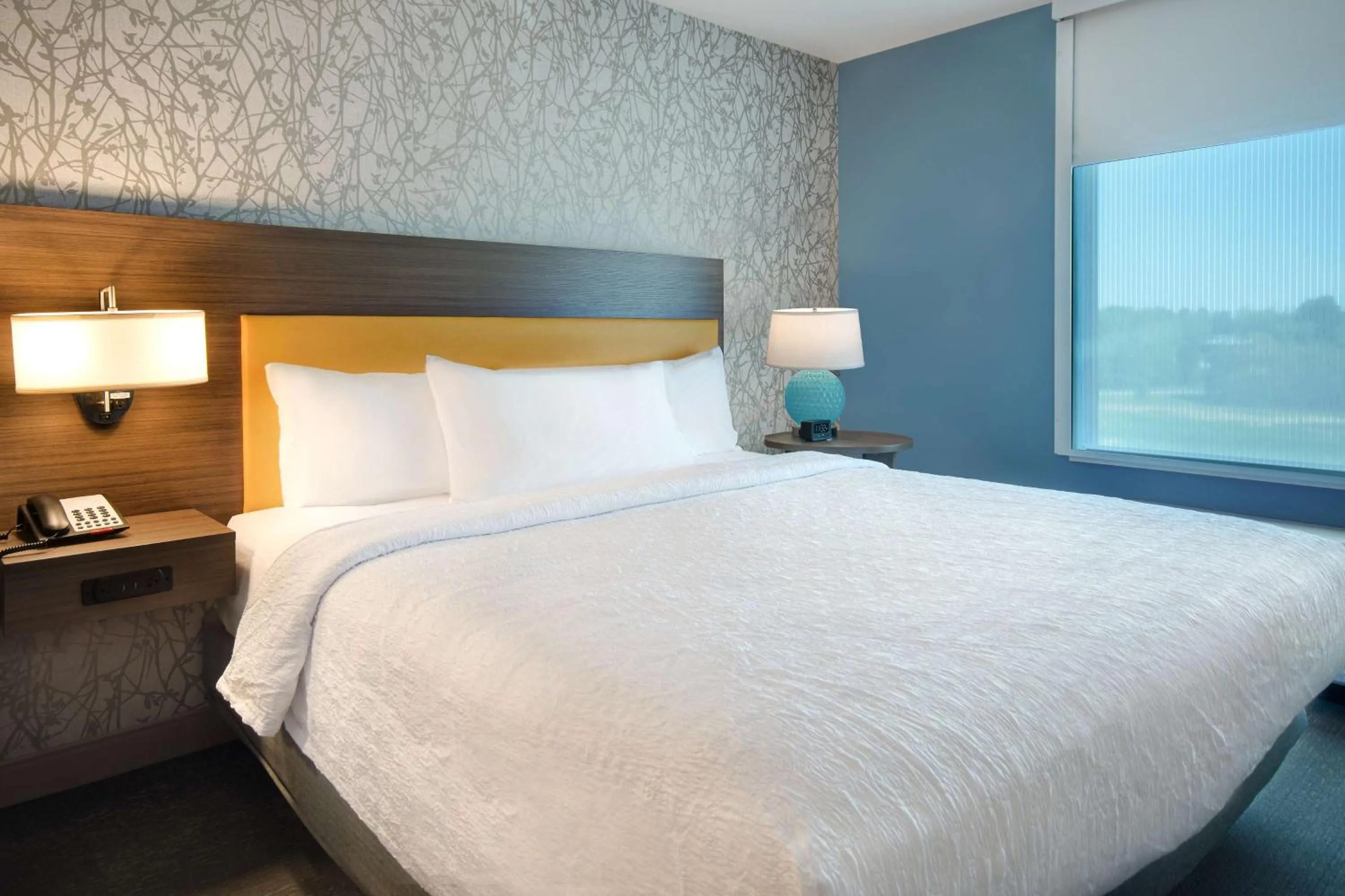 Bed in Home2 Suites By Hilton Shepherdsville Louisville South