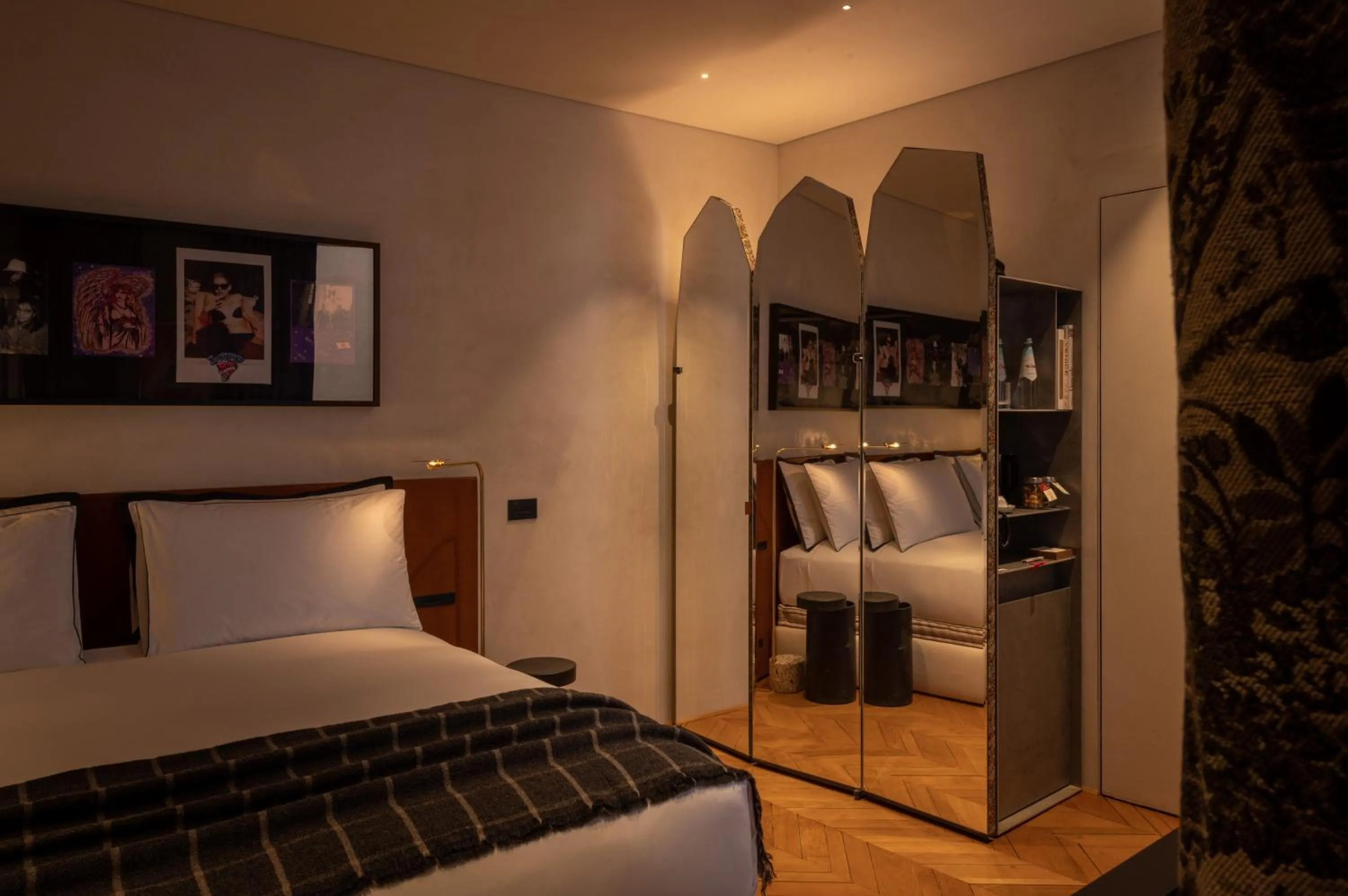 Photo of the whole room, Bed in The Venice Venice Hotel