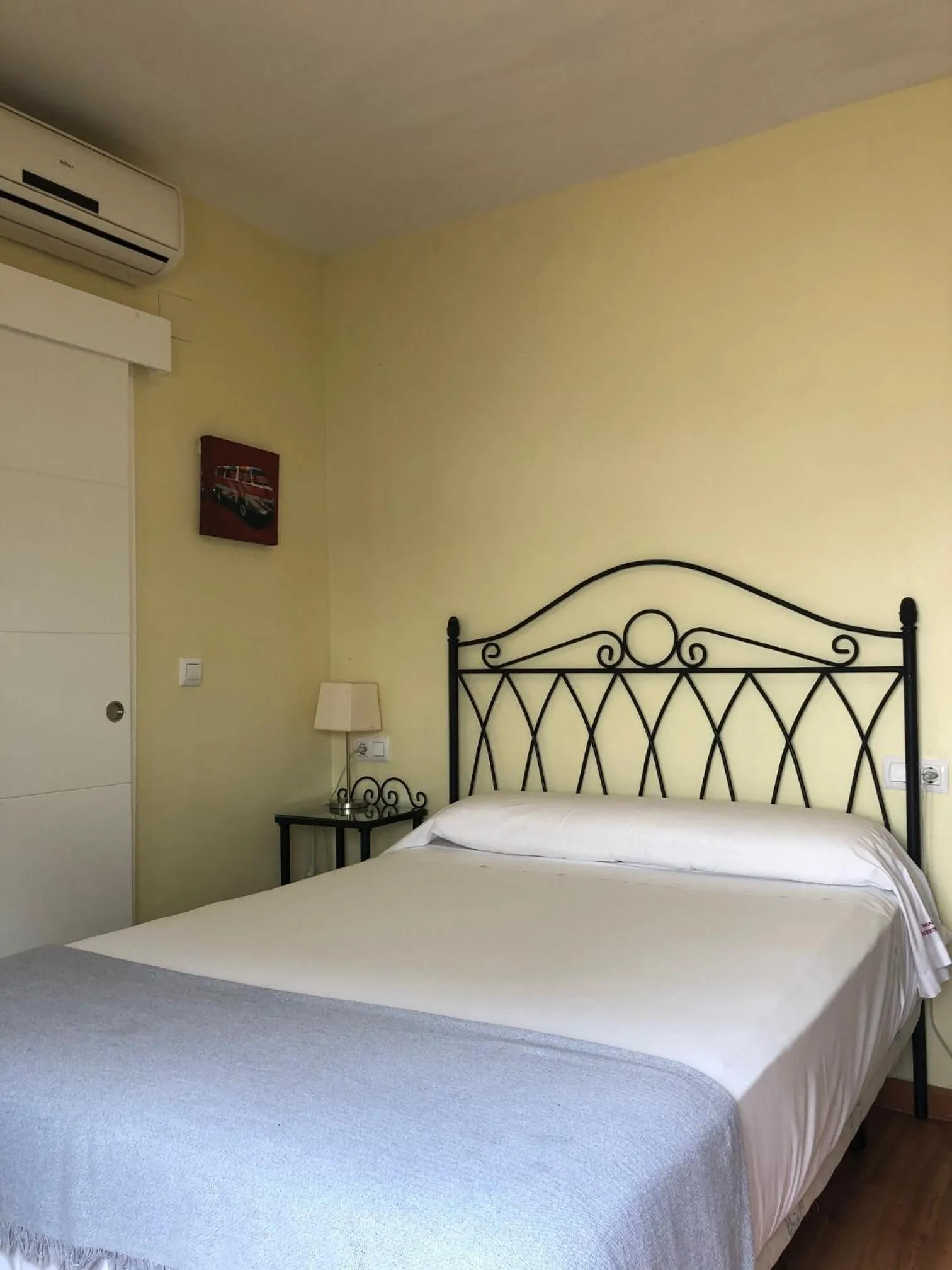 Bed in Hospedería Luis de Góngora