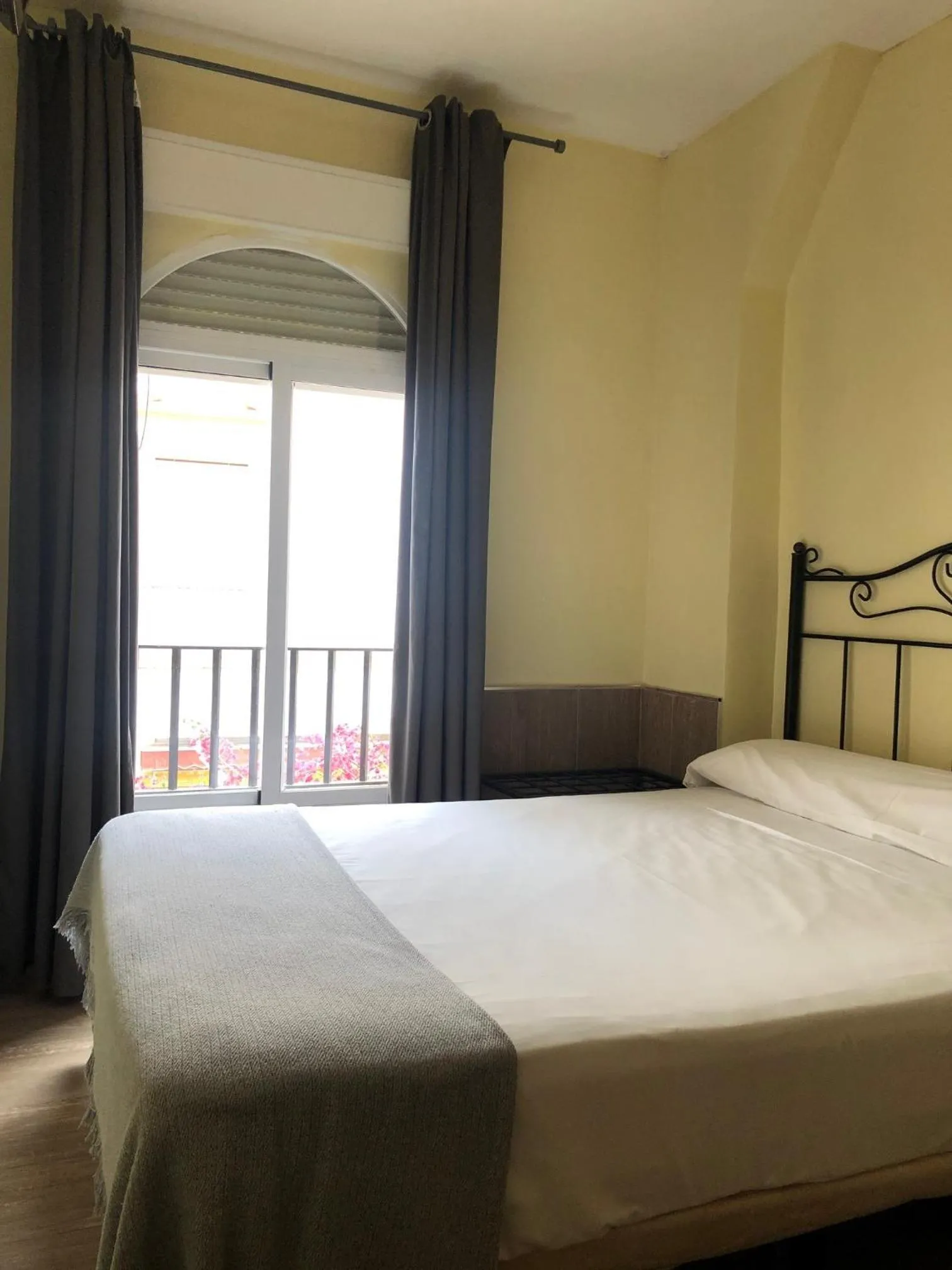 Bedroom, Bed in Hospedería Luis de Góngora