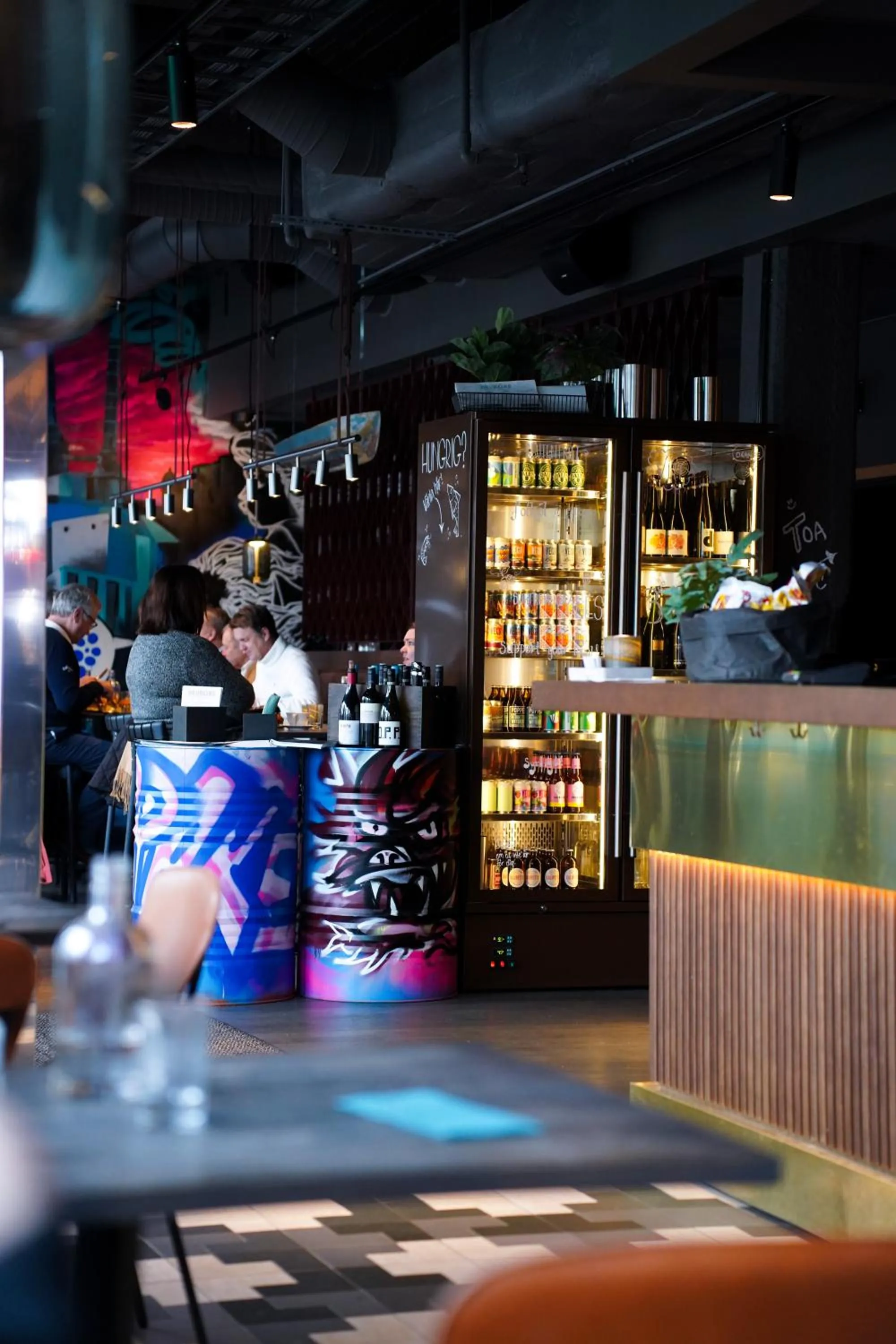 Restaurant/places to eat in Clarion Hotel Draken