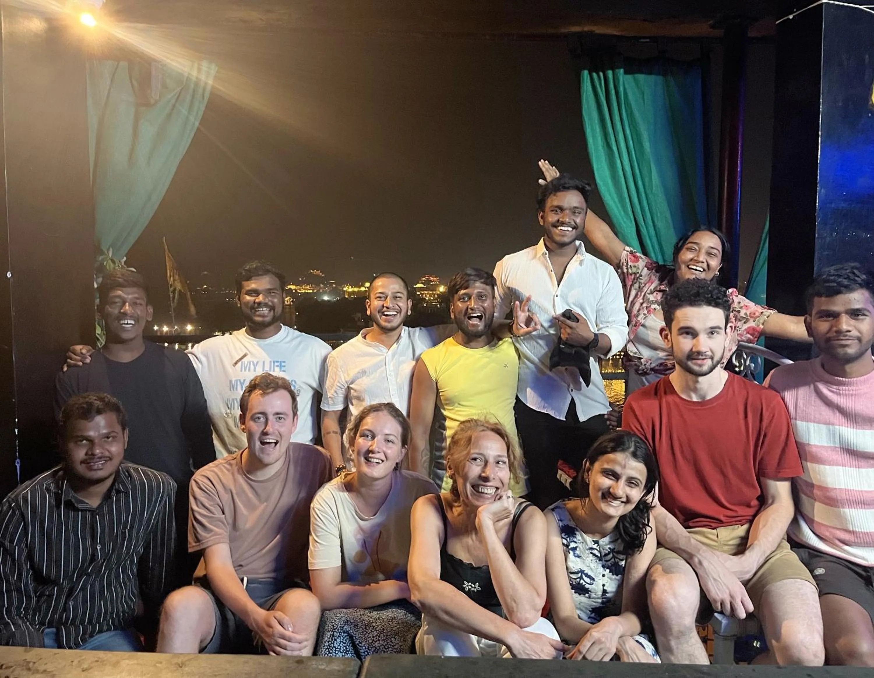 Restaurant/places to eat in Tamasha Udaipur