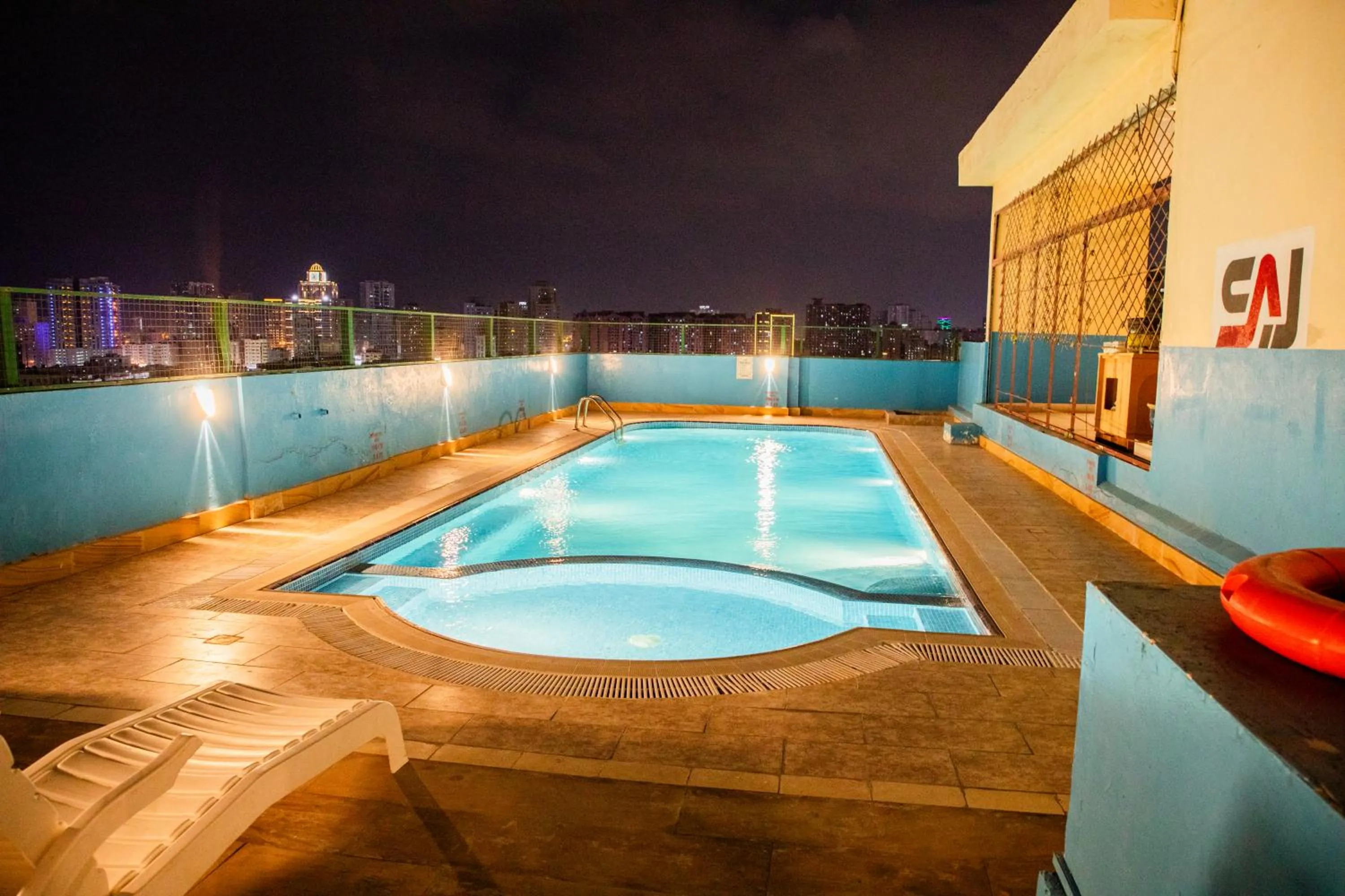 Swimming pool in The Saj Hotel