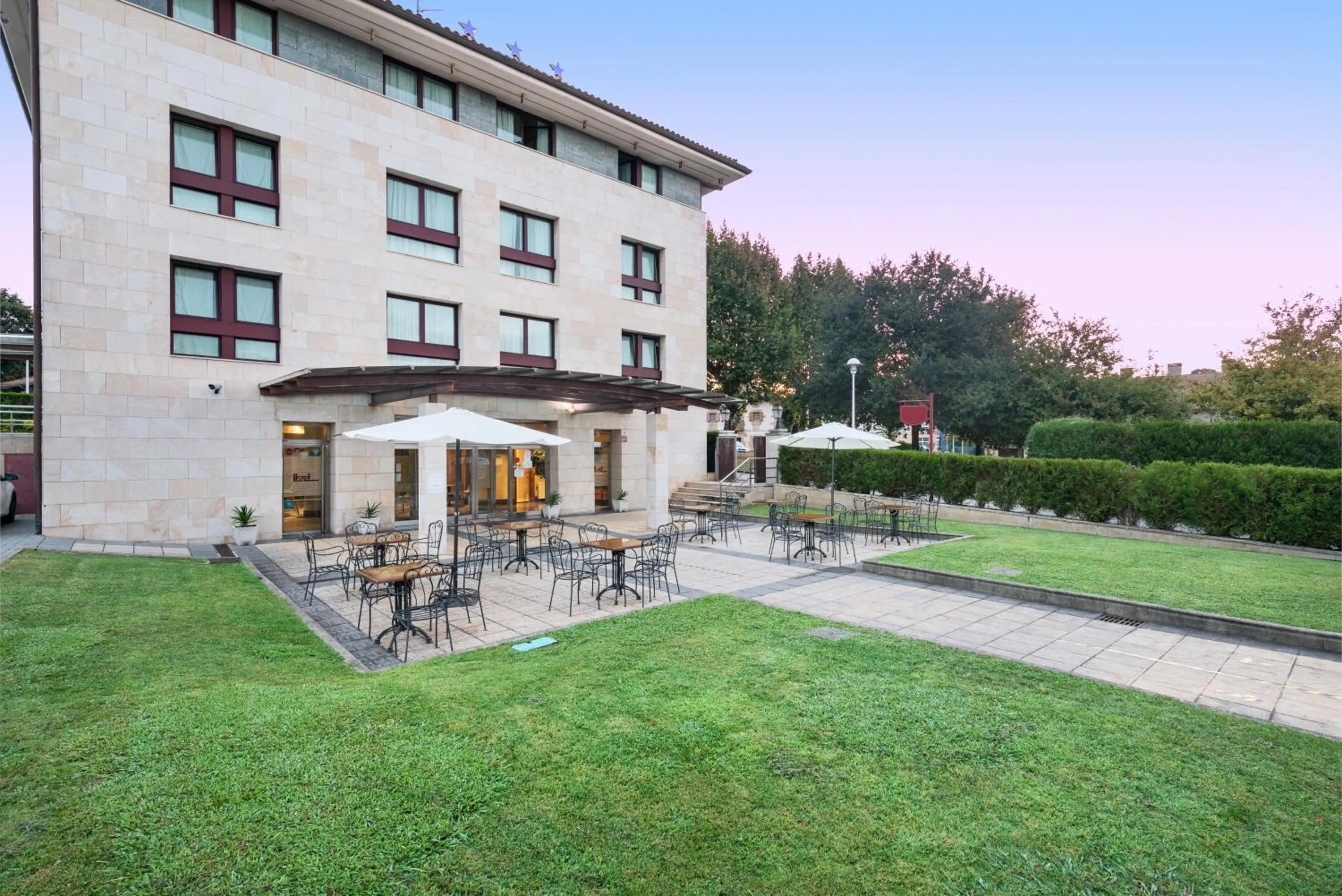 Facade/entrance in Hospedium Hotel Sky Blu Loiu