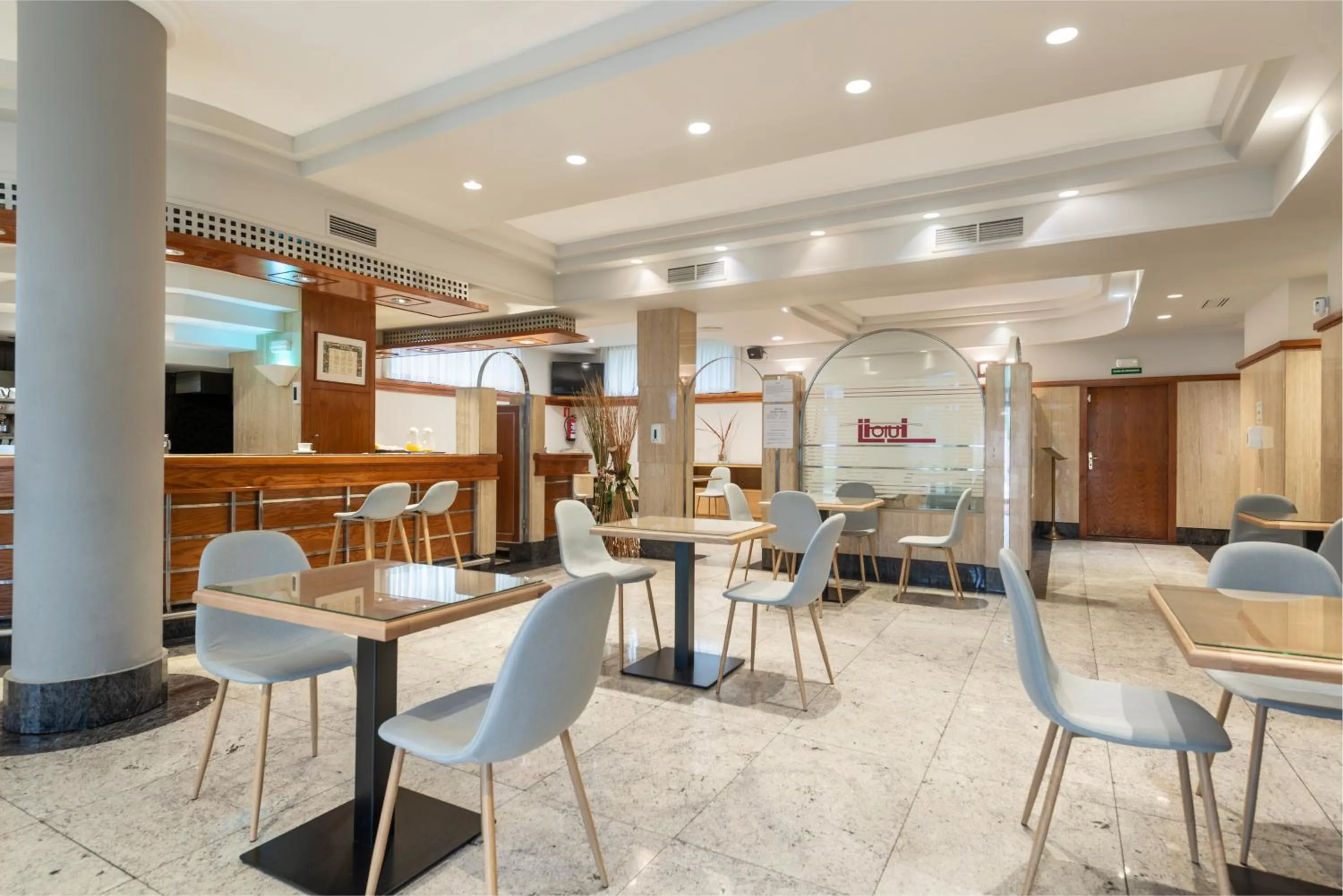 Lounge or bar in Hospedium Hotel Sky Blu Loiu