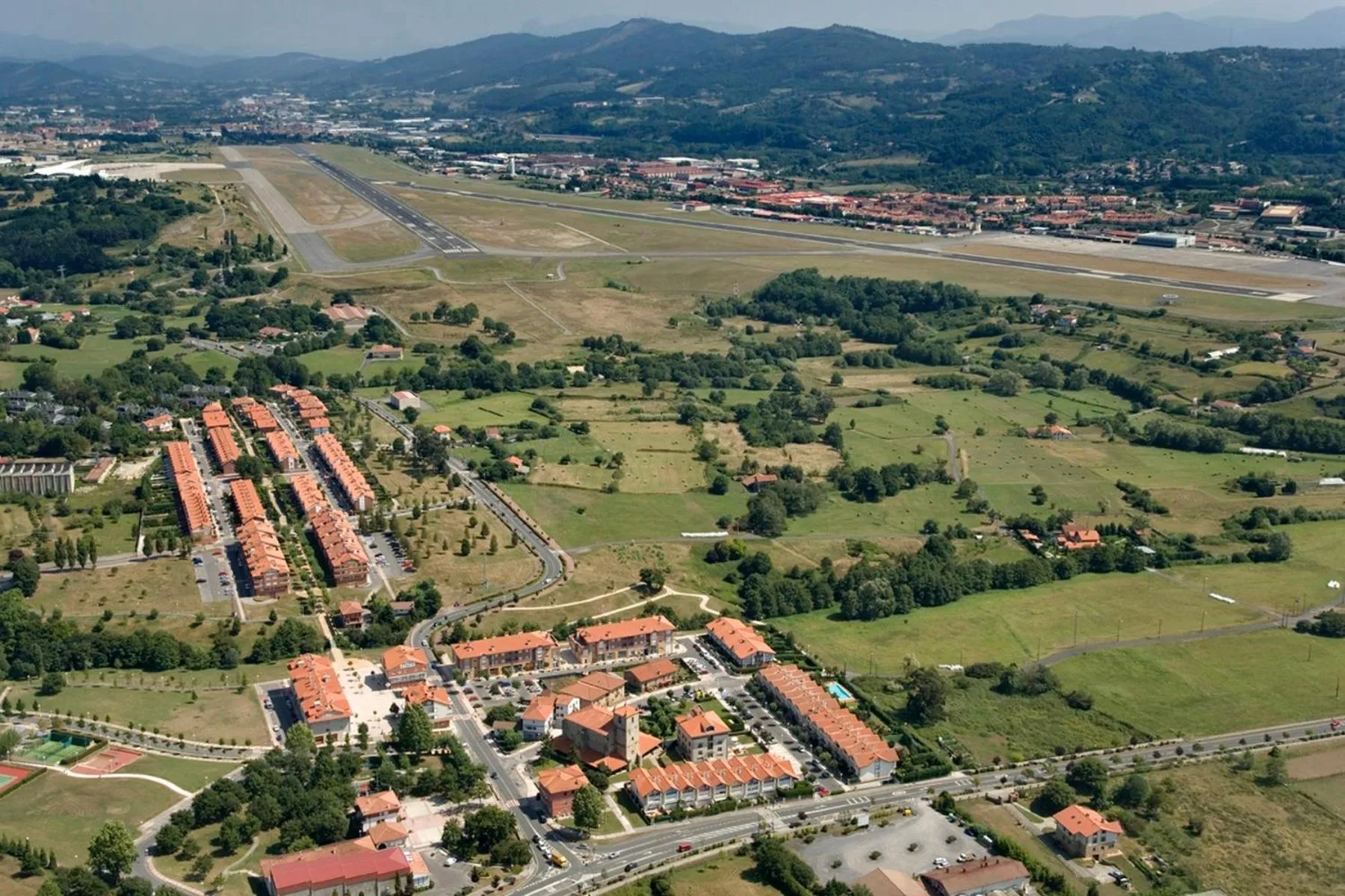 Bird's eye view in Hospedium Hotel Sky Blu Loiu