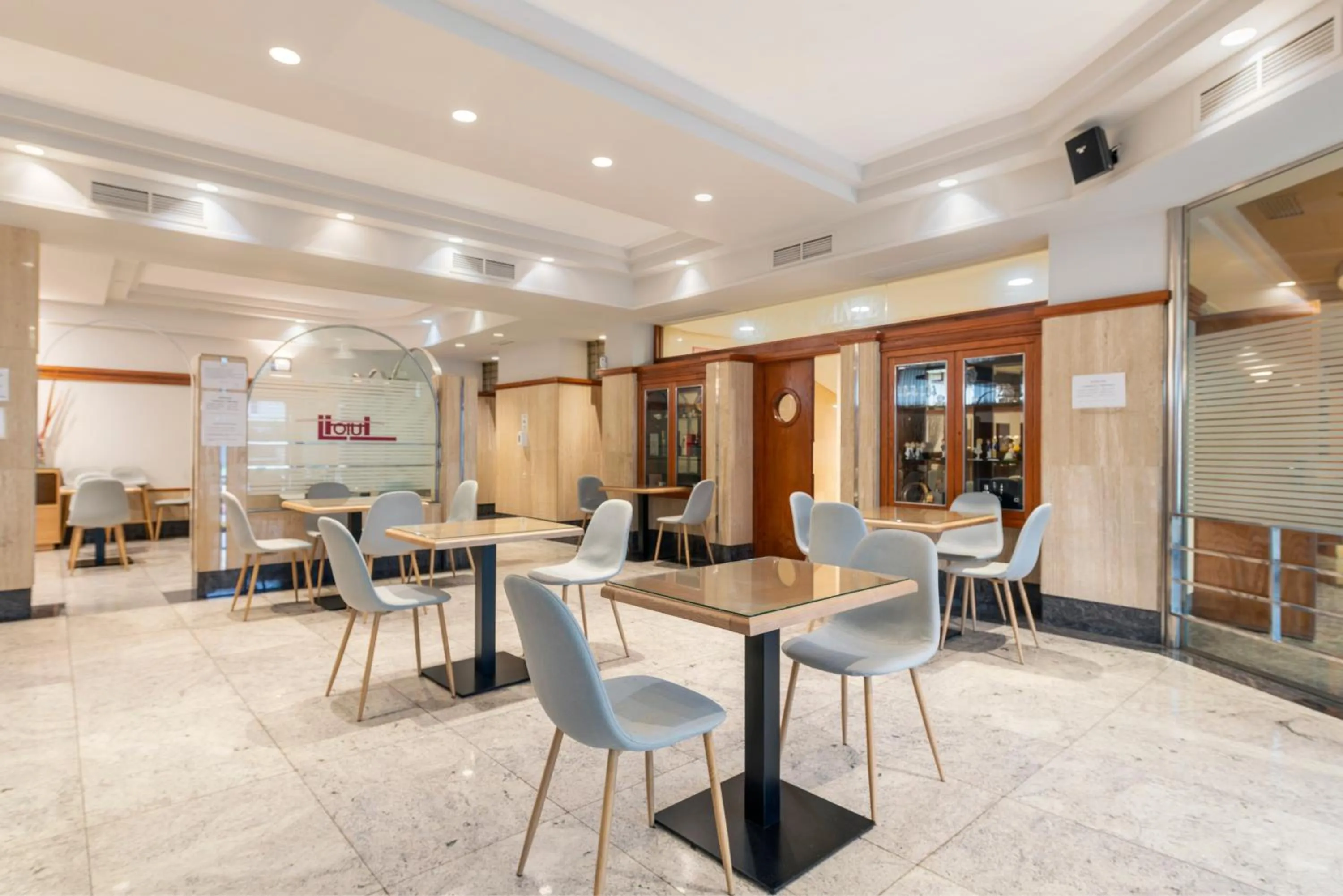 Lounge or bar in Hospedium Hotel Sky Blu Loiu