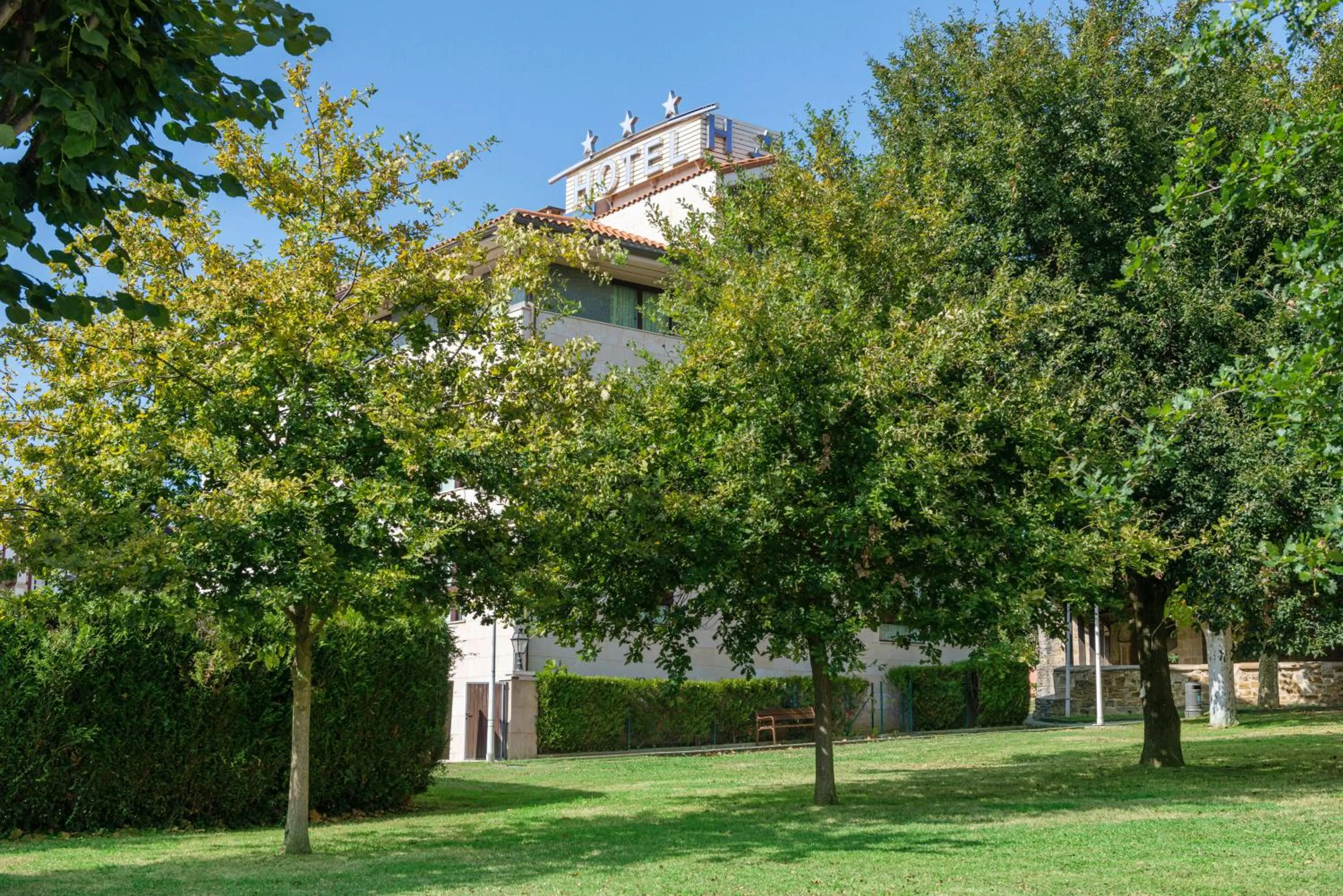 Garden in Hospedium Hotel Sky Blu Loiu