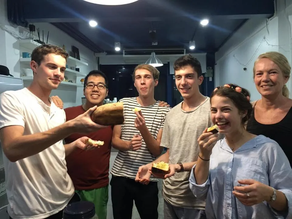 Local Time Bangkok Hostel&Cafe