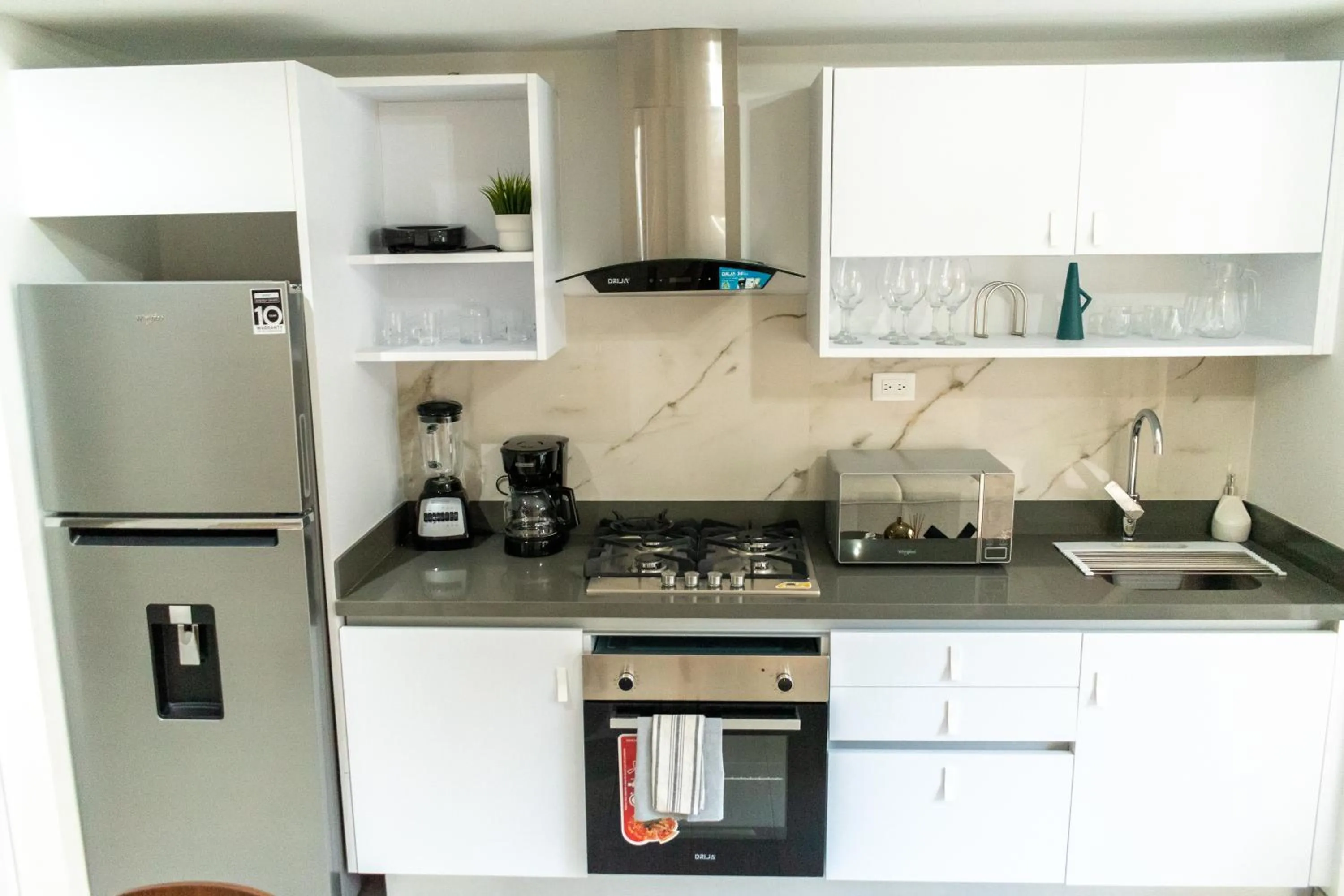 Coffee/tea facilities in Brickell Apart Hotel