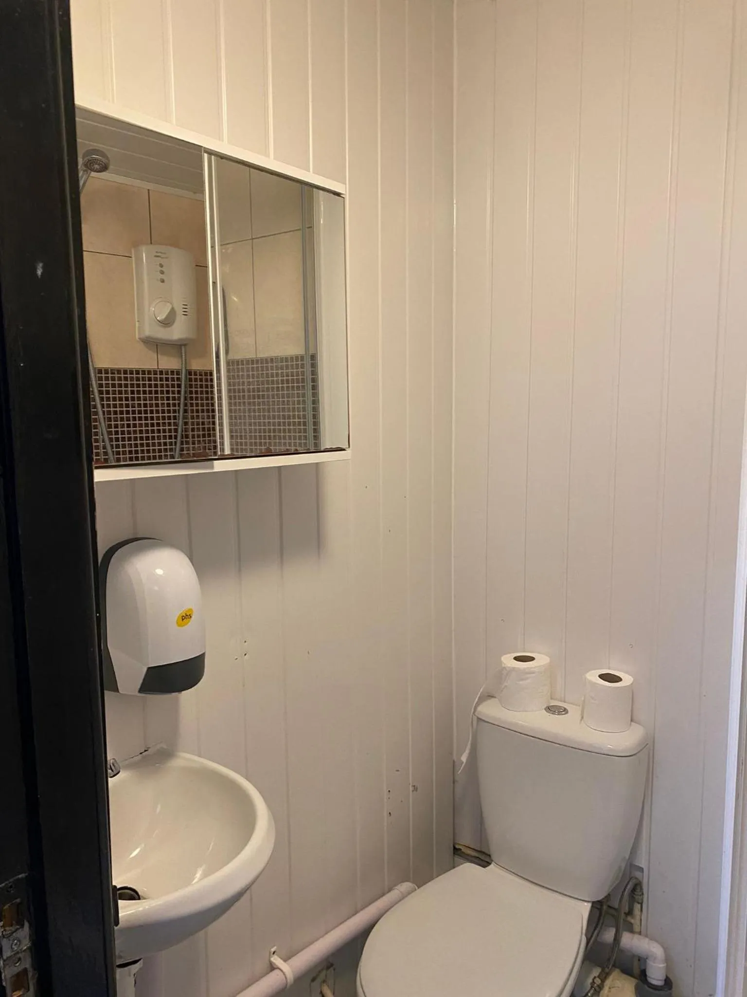 Bathroom in Black Ocean Holiday Apartments