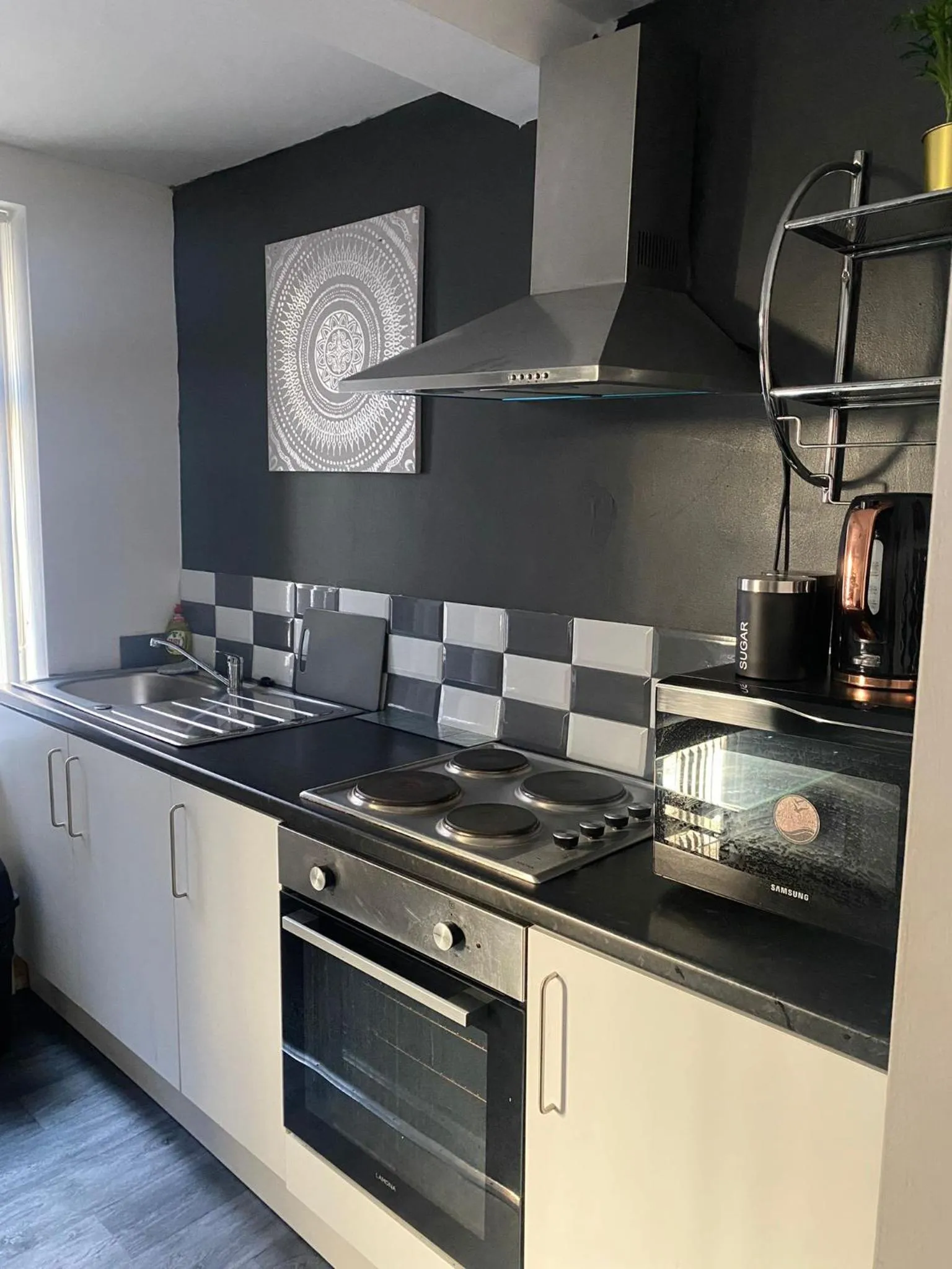 Kitchen or kitchenette in Black Ocean Holiday Apartments