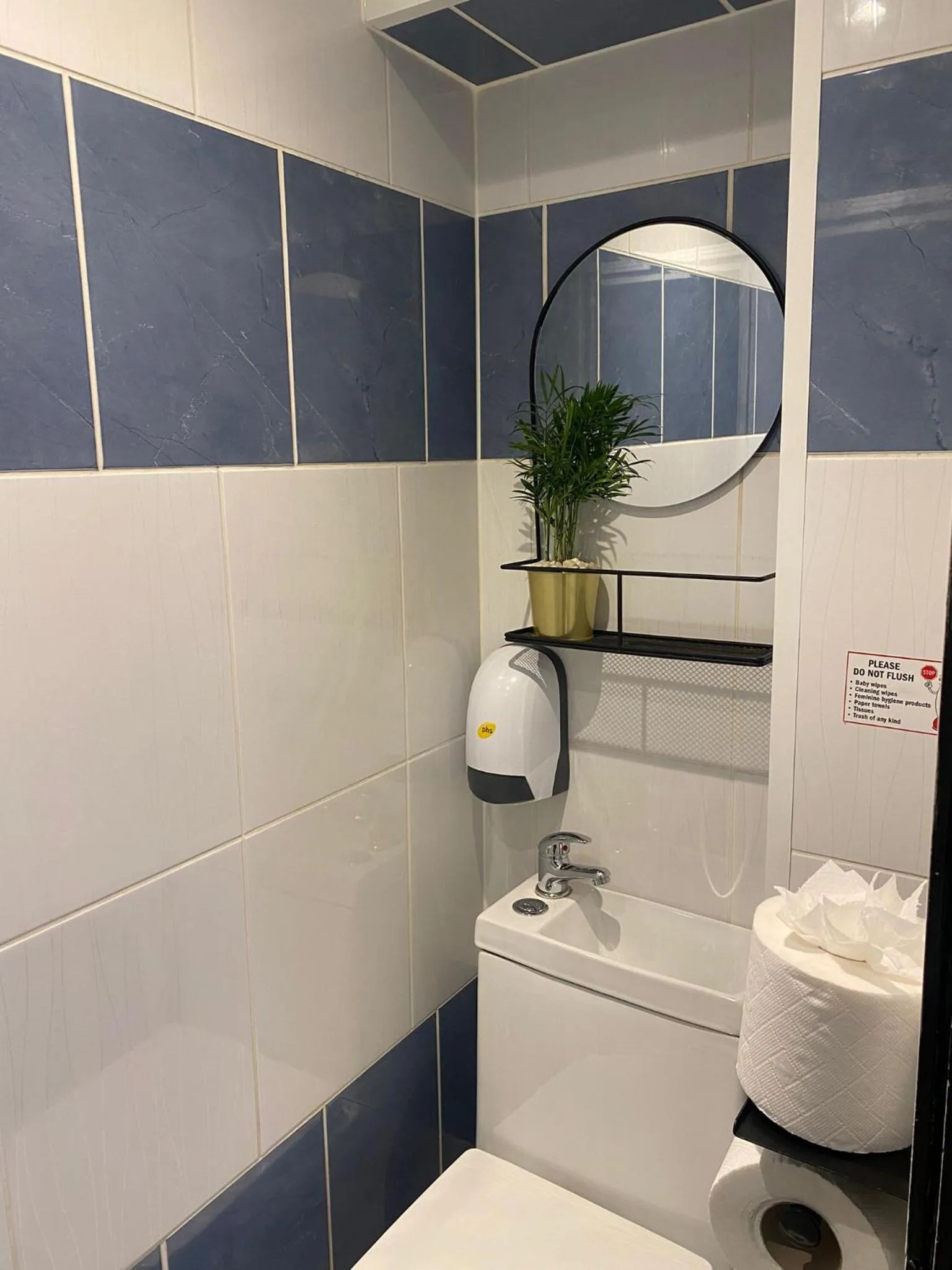 Bathroom in Black Ocean Holiday Apartments