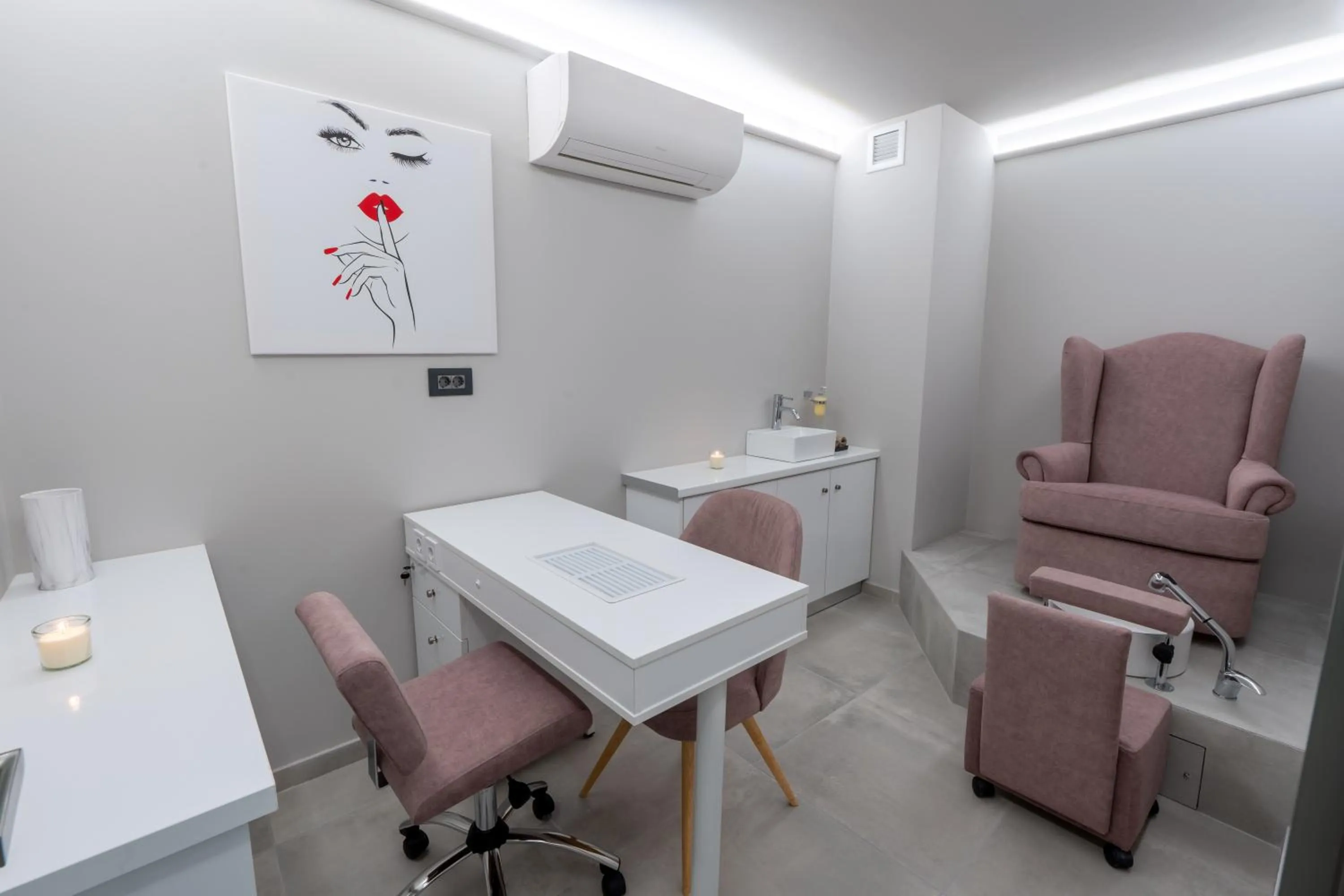 Spa and wellness centre/facilities in 507 Athens