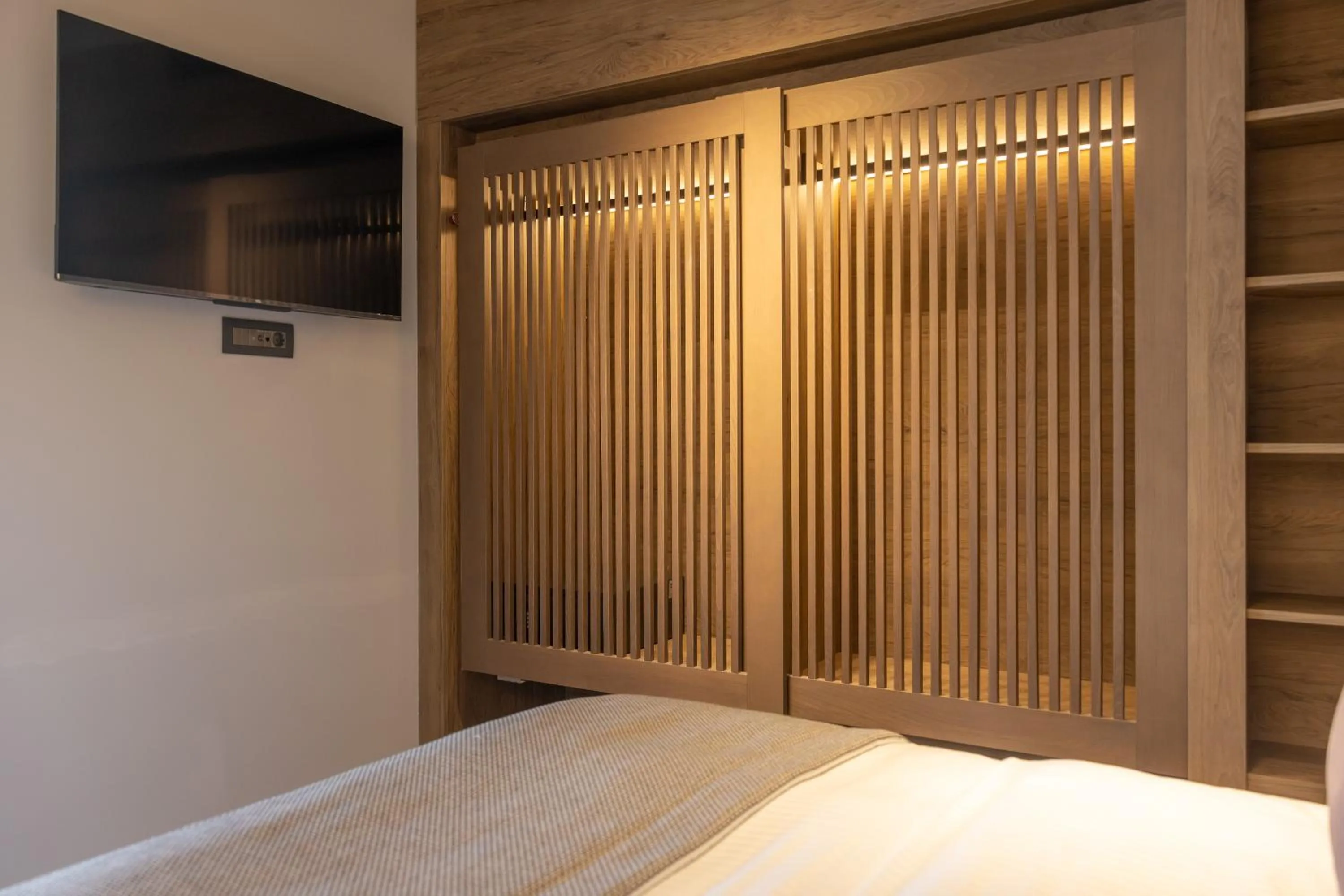 TV and multimedia, Bed in 507 Athens