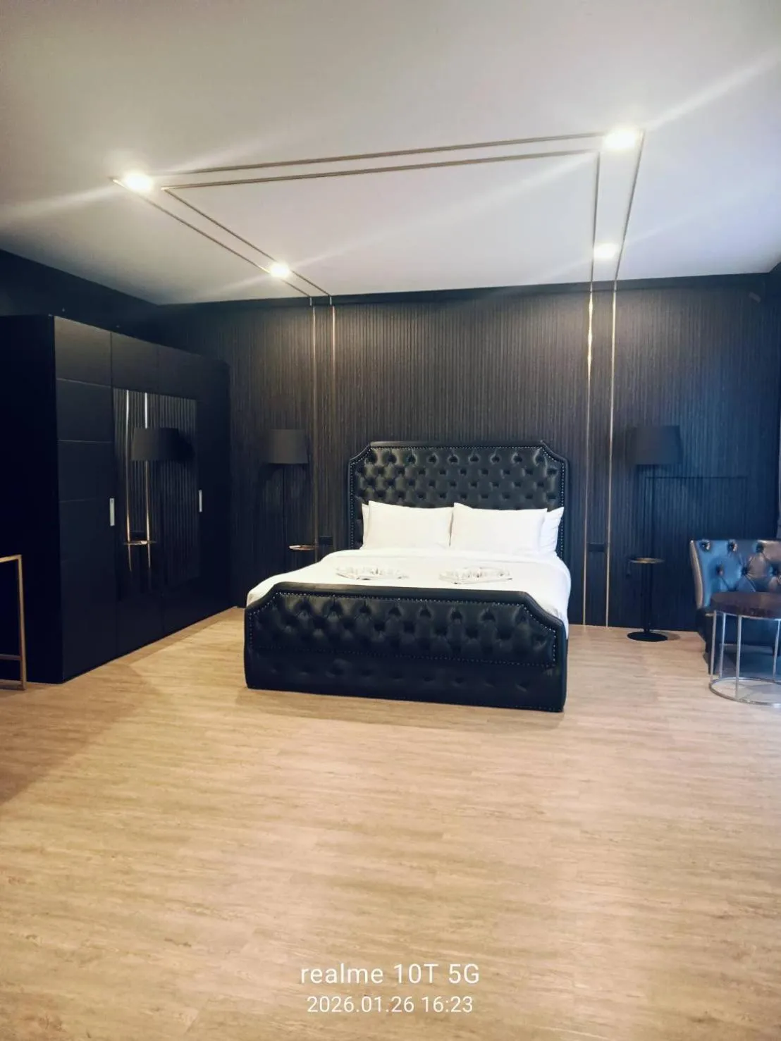 Bed in D’Endless Resotel