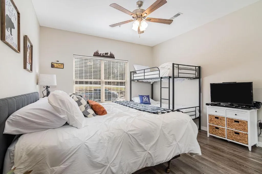 Bed in Sunset at Watersedge Condo