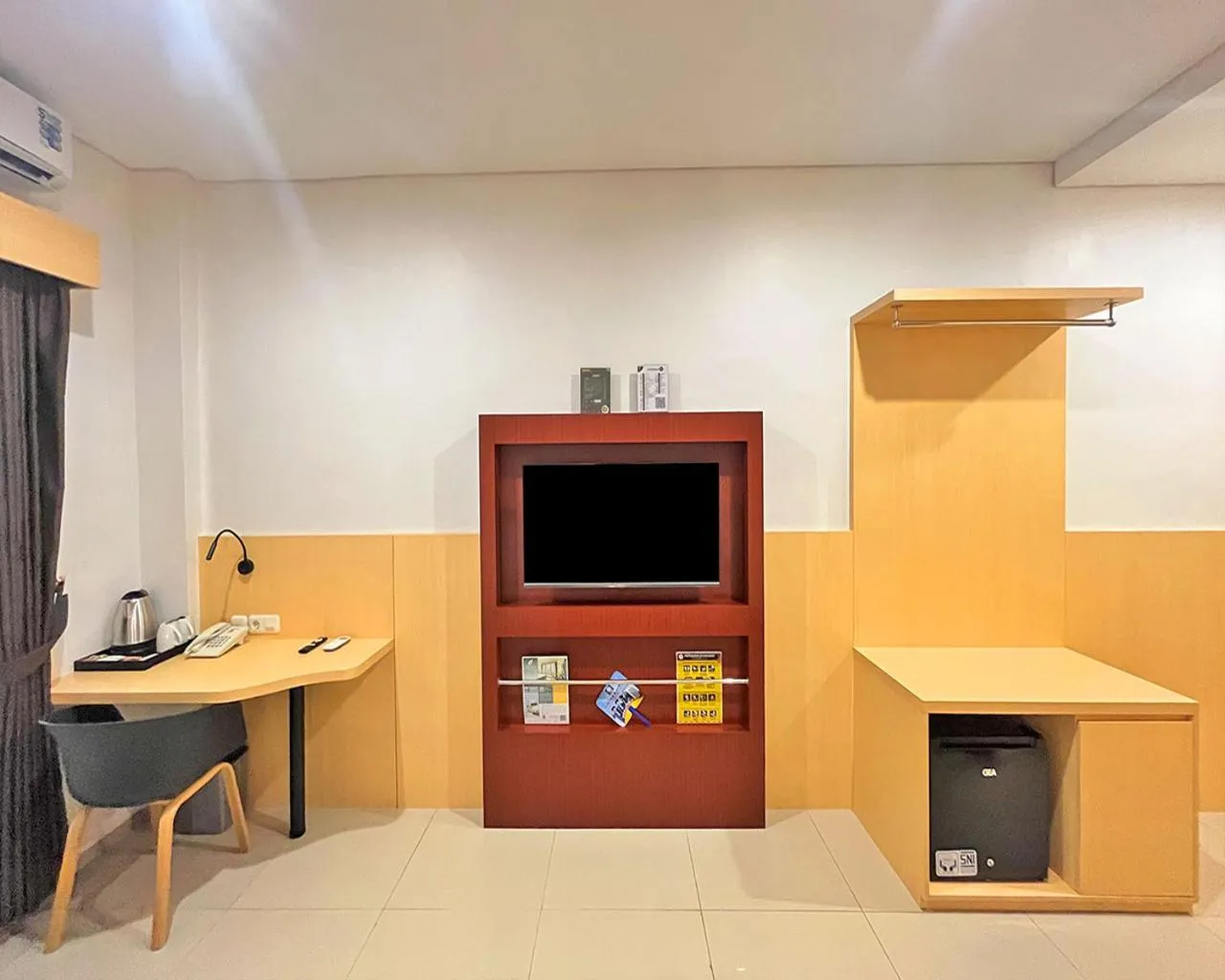 TV and multimedia in Asyana Sentul Bogor