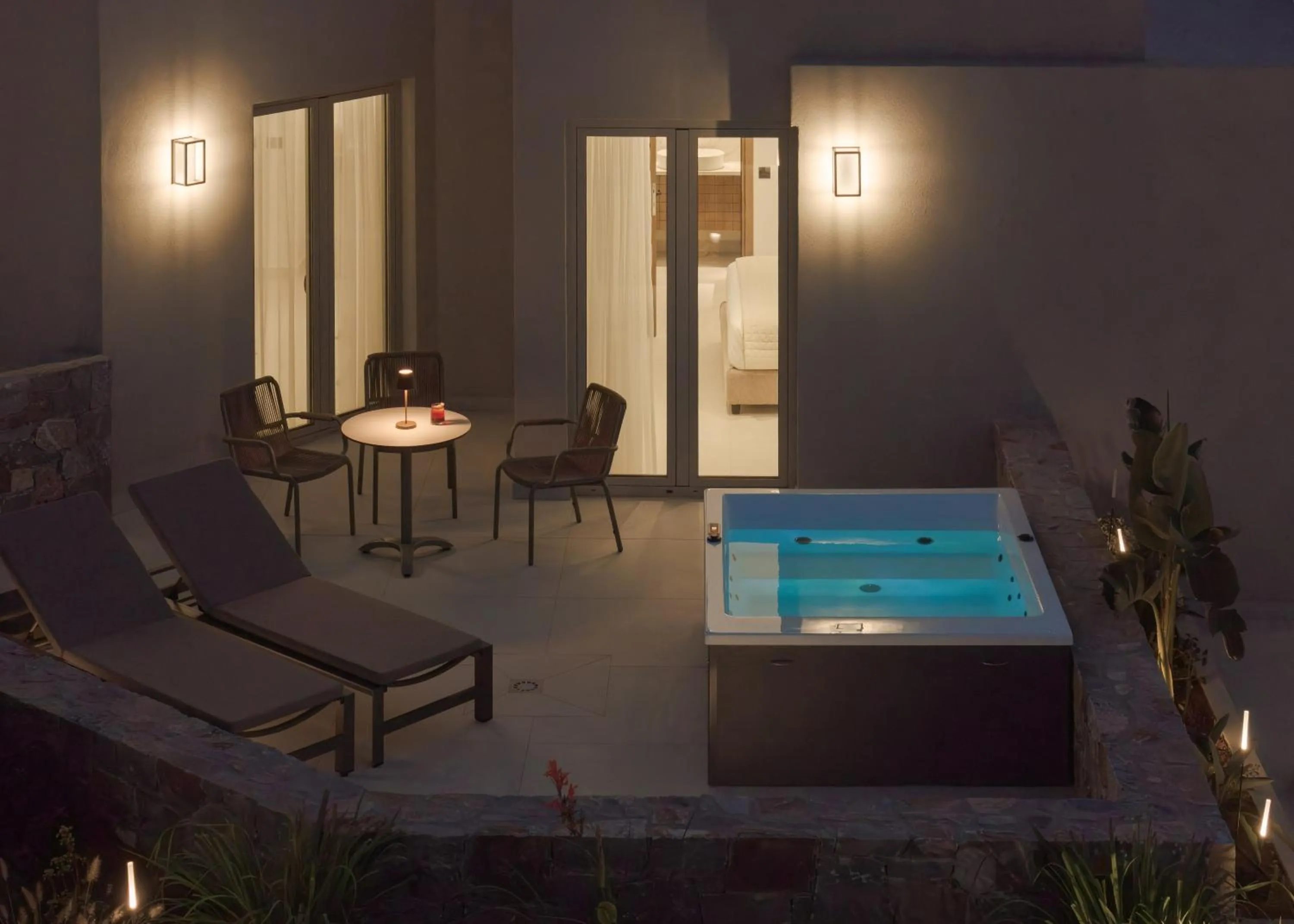 Hot Tub in Galaxy Suites Boutique Resort