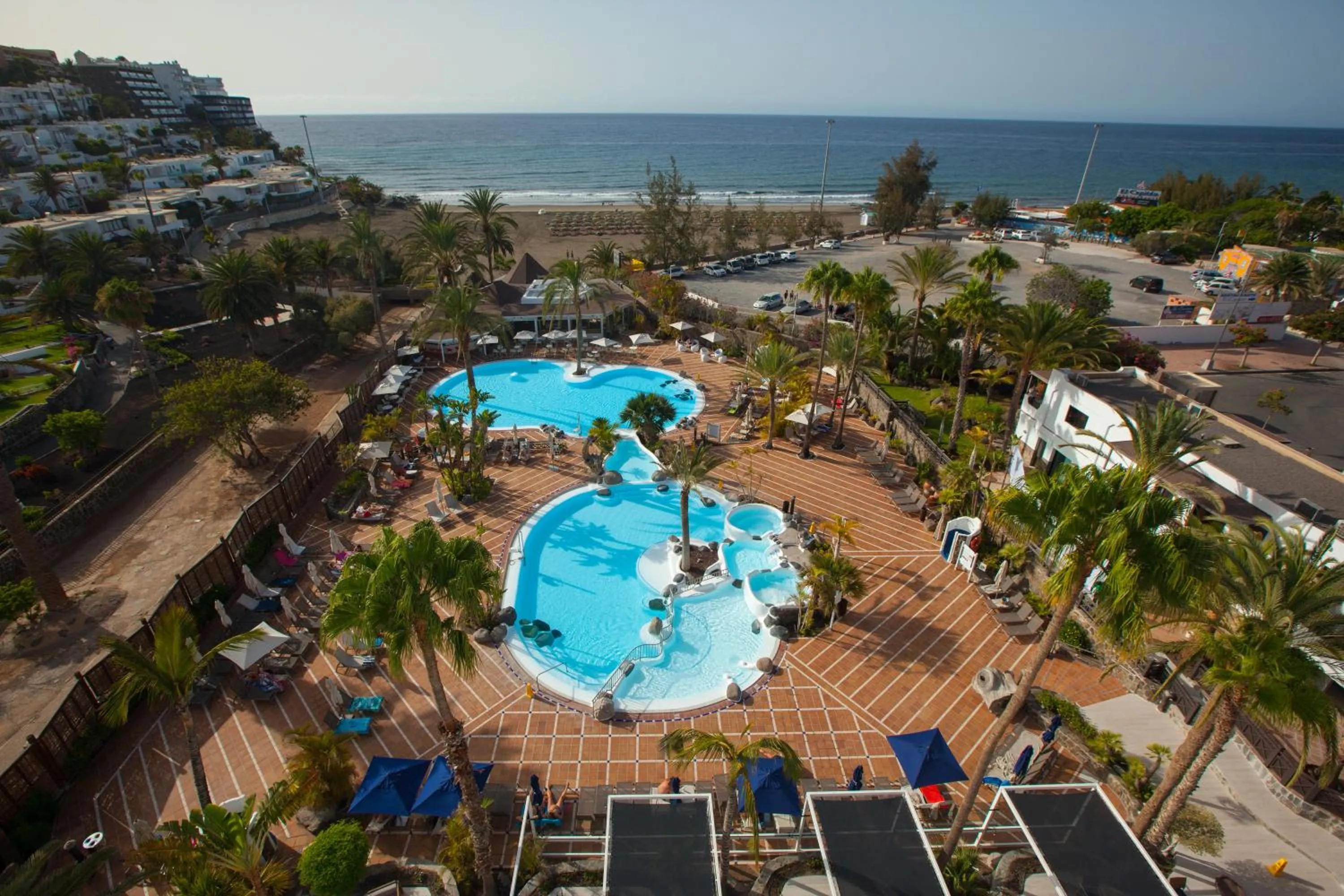 Swimming pool in Corallium Beach by Lopesan Hotels - Adults Only