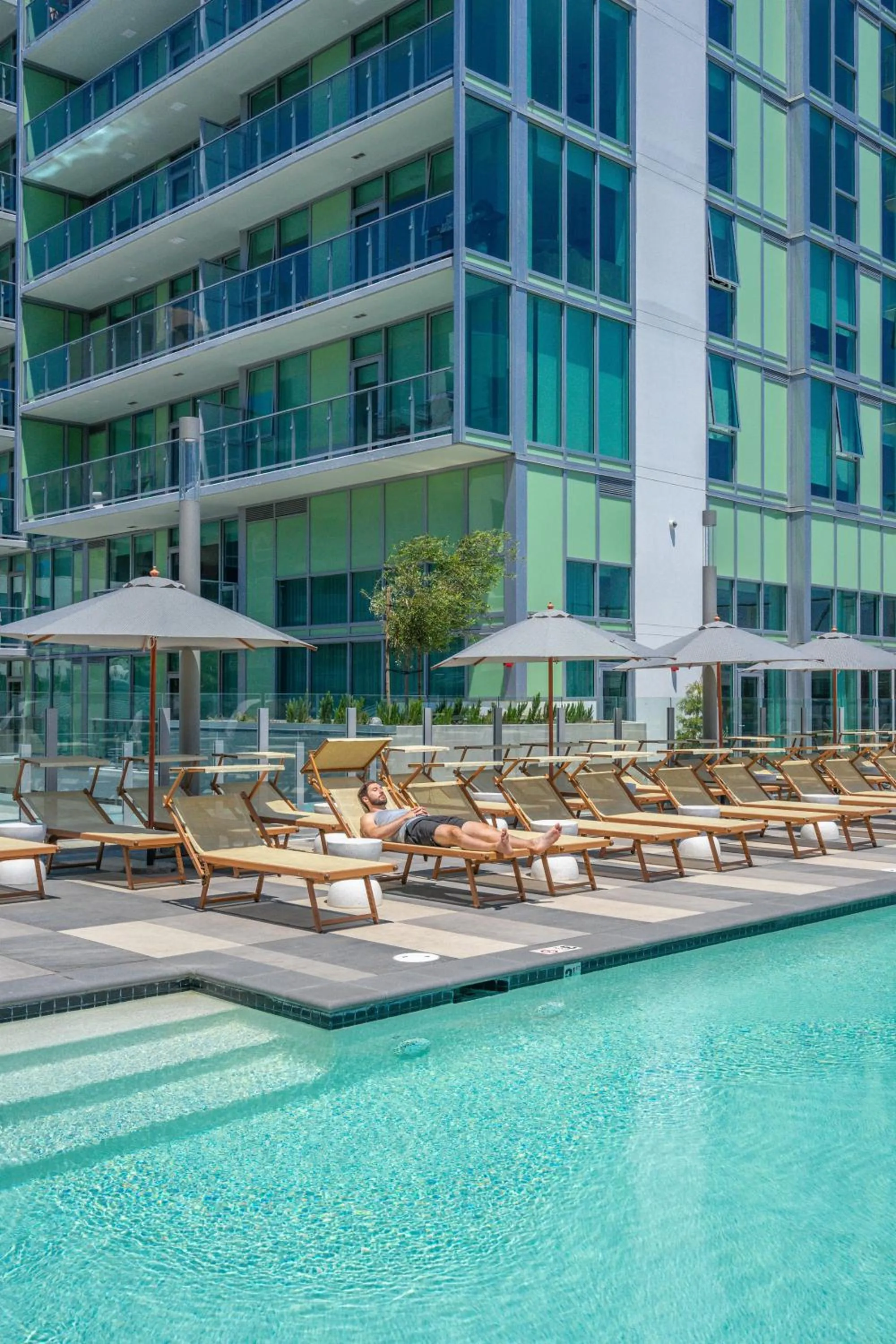 Swimming pool in Level Long Beach - East Village