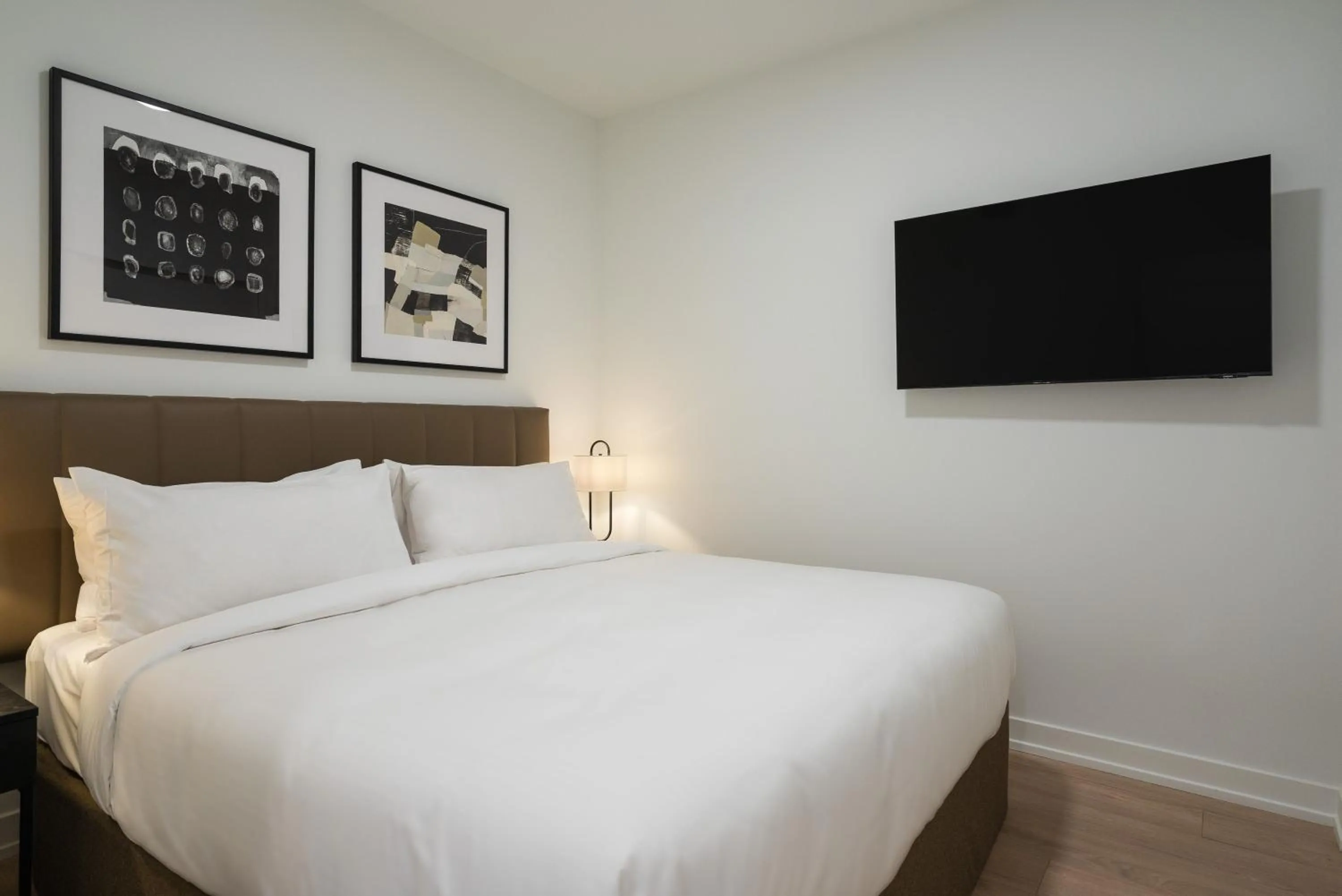 Bed in Level Long Beach - East Village