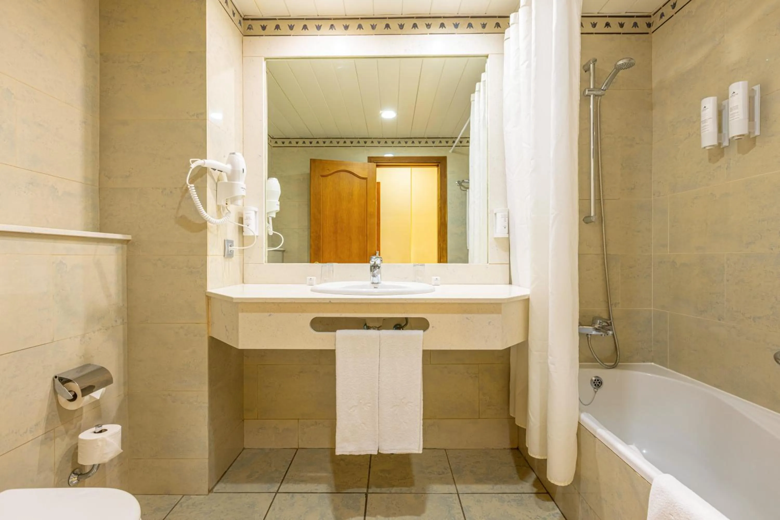 Bathroom in IFA Altamarena by Lopesan Hotels