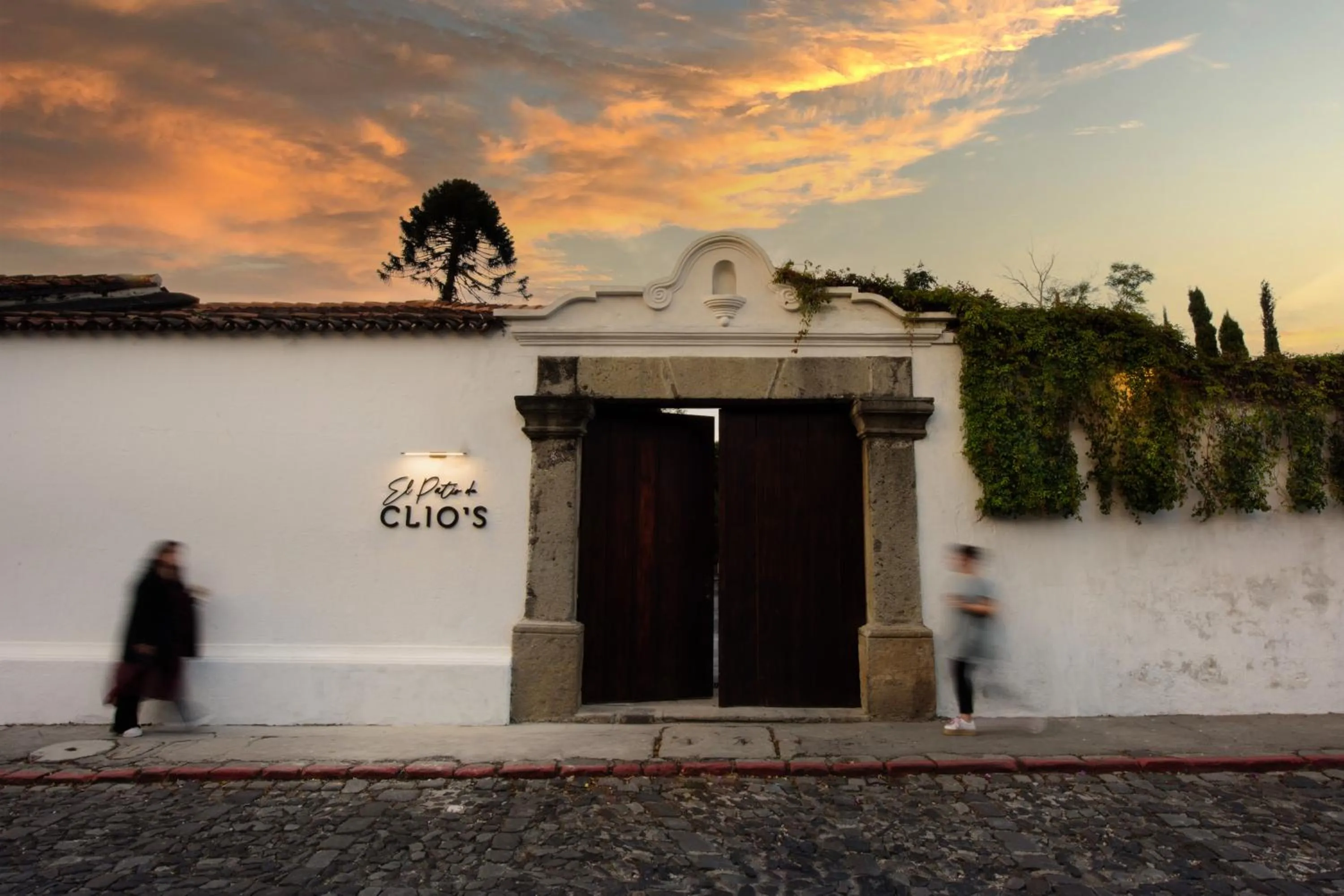 Property building in Villa Las Mil Flores