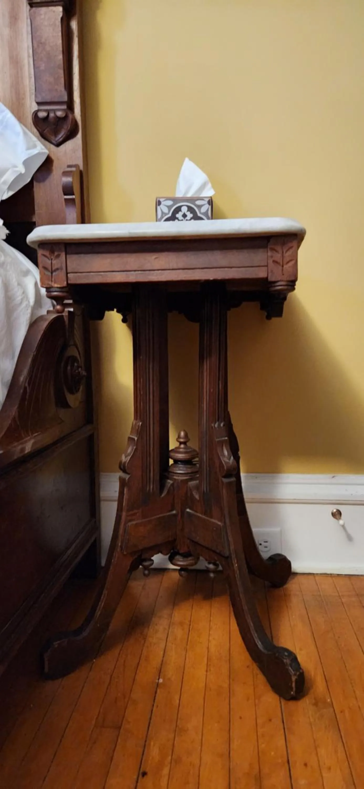 hair dresser in Oaklawn Inn