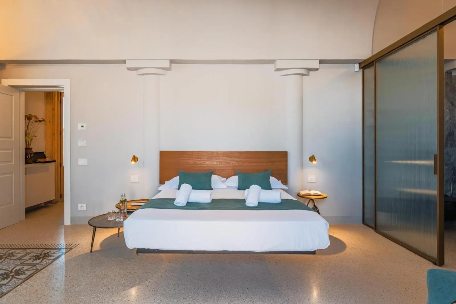 Bed in Imperial Paradise