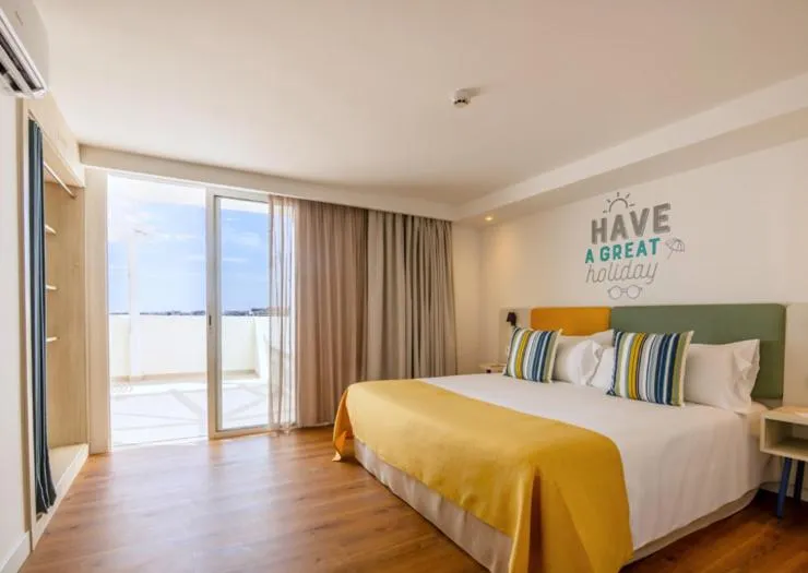 Bed in Abora Interclub Atlantic by Lopesan Hotels