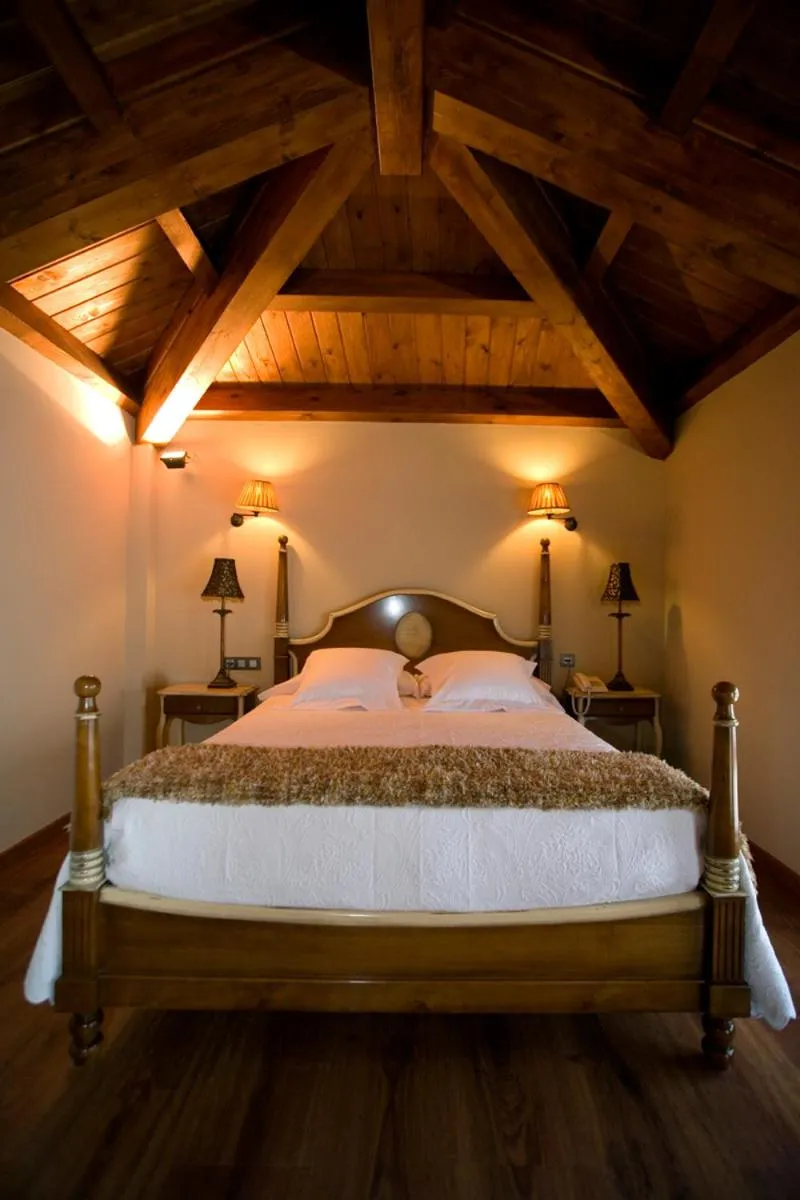 Bedroom, Bed in Posada Los Condestables Hotel & Spa