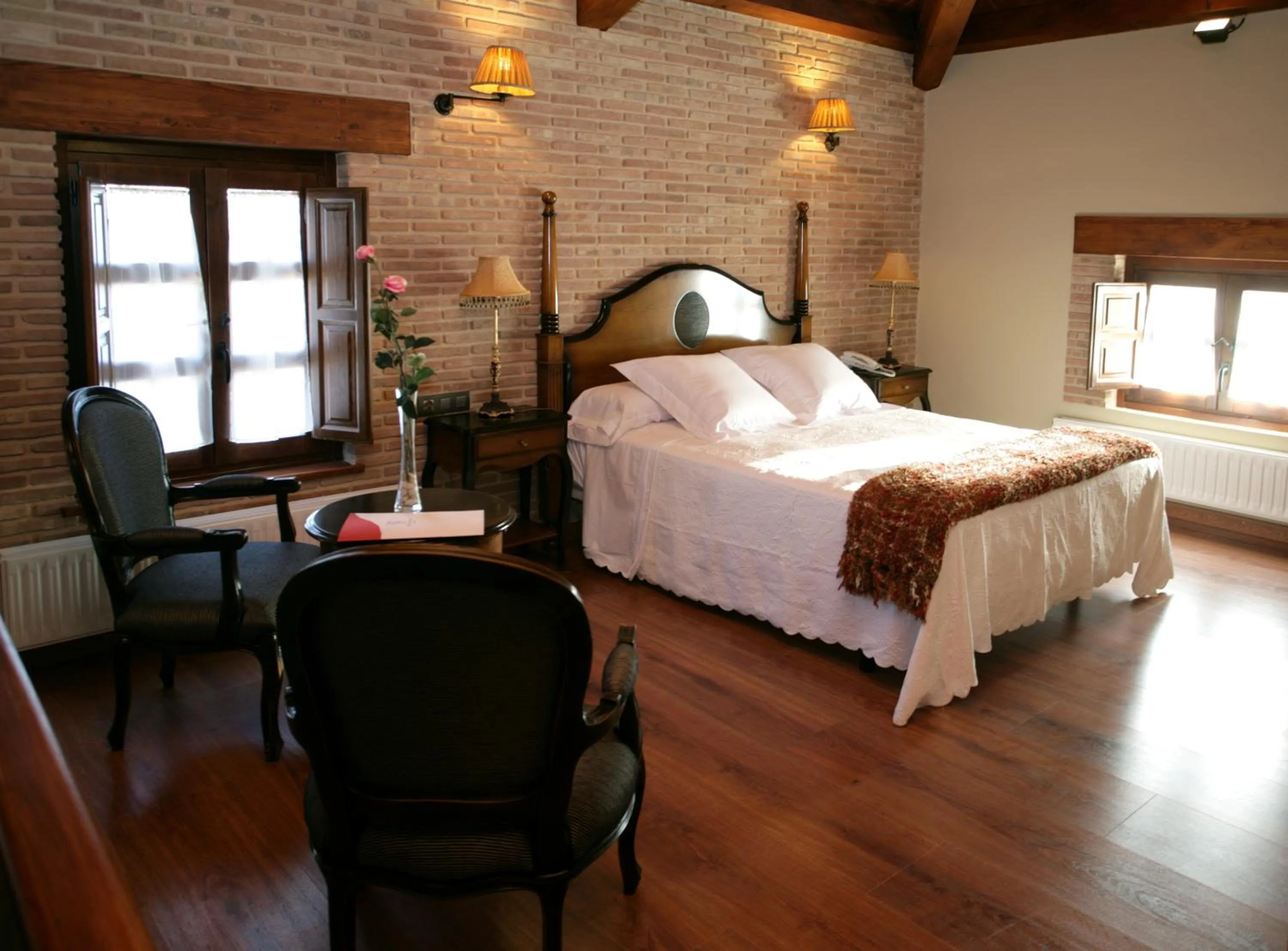 Bedroom, Bed in Posada Los Condestables Hotel & Spa