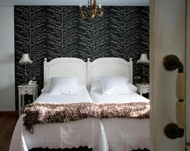 Bedroom, Bed in Posada Los Condestables Hotel & Spa