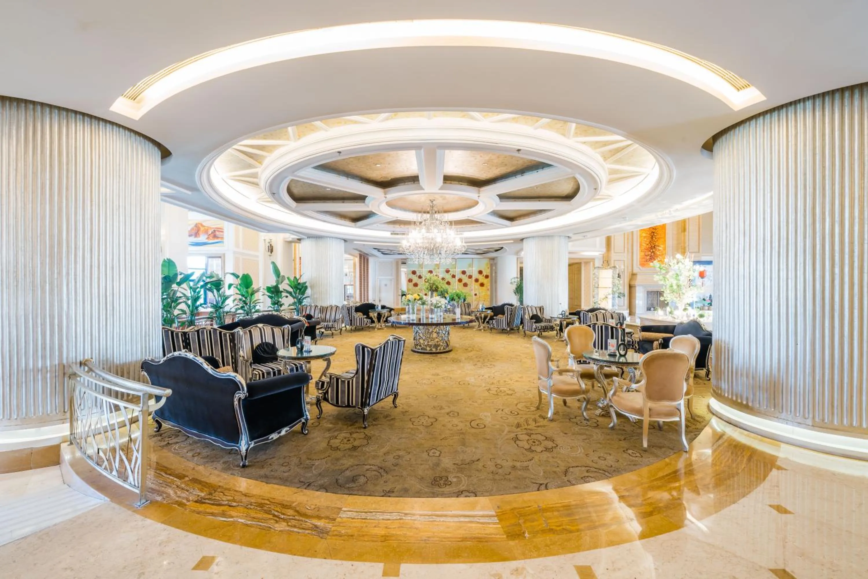 Communal lounge/ TV room in S&N Hotel Chaohu